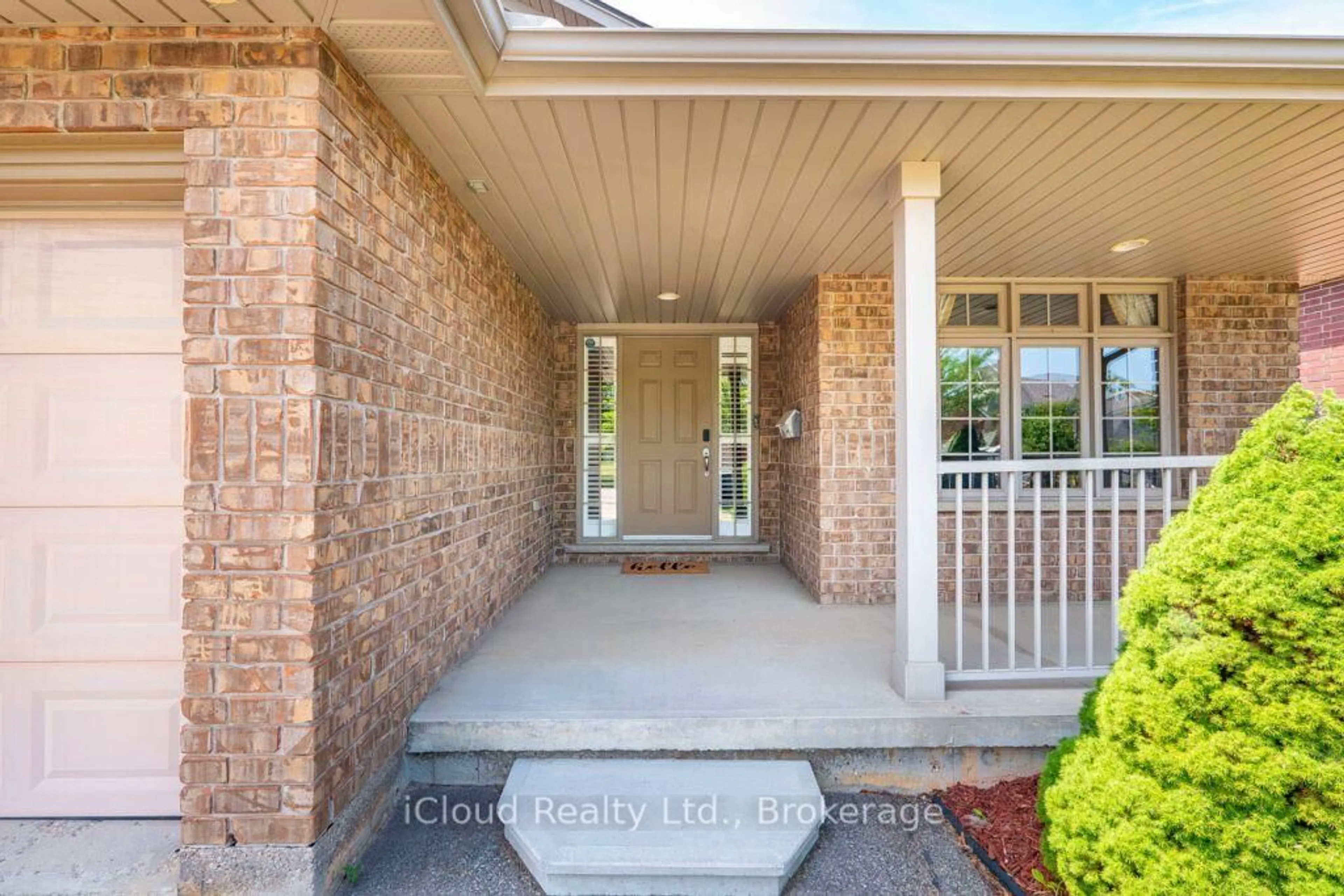 Indoor entryway for 28 Osborn Ave, Brantford Ontario N3T 6R1