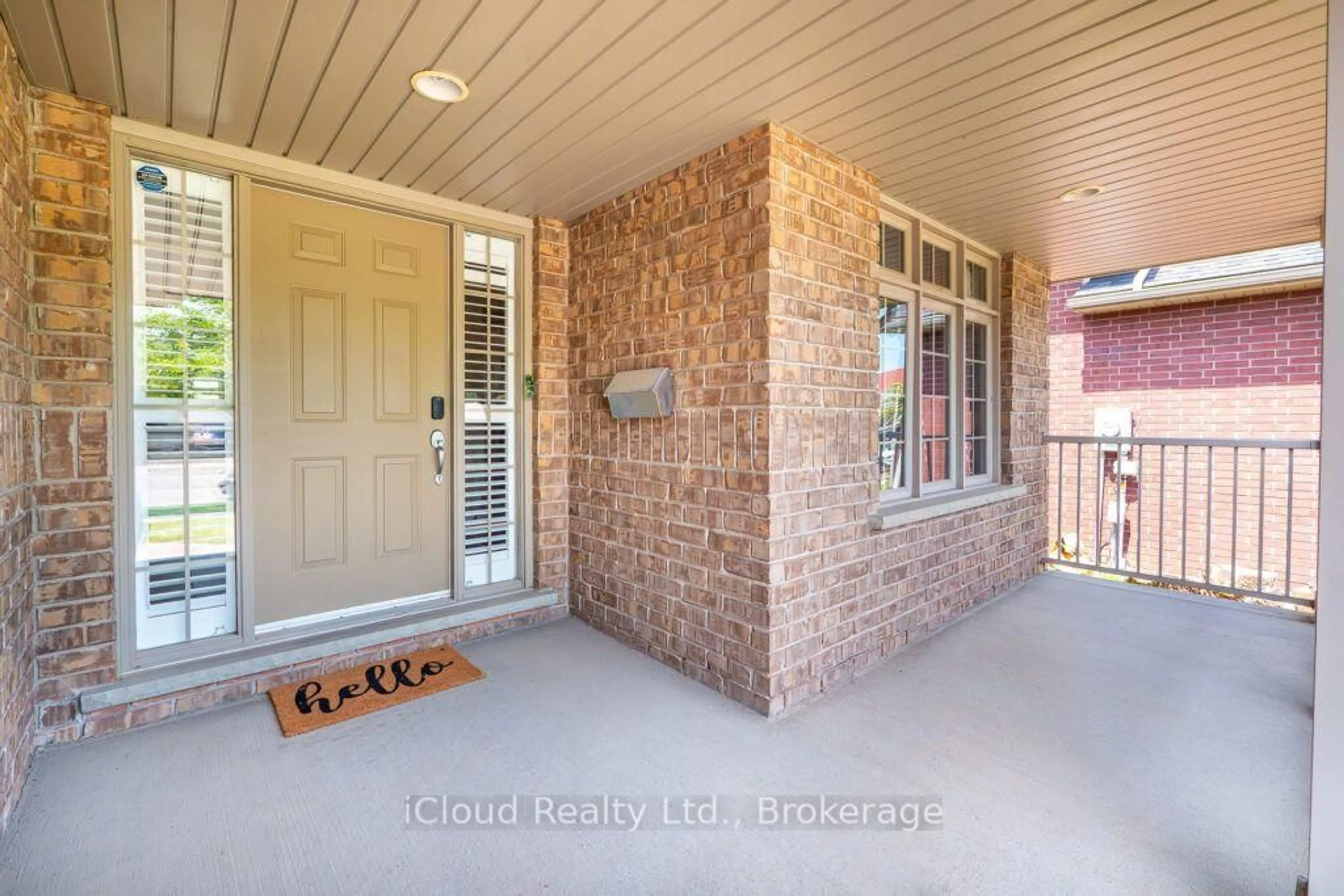 Indoor entryway for 28 Osborn Ave, Brantford Ontario N3T 6R1