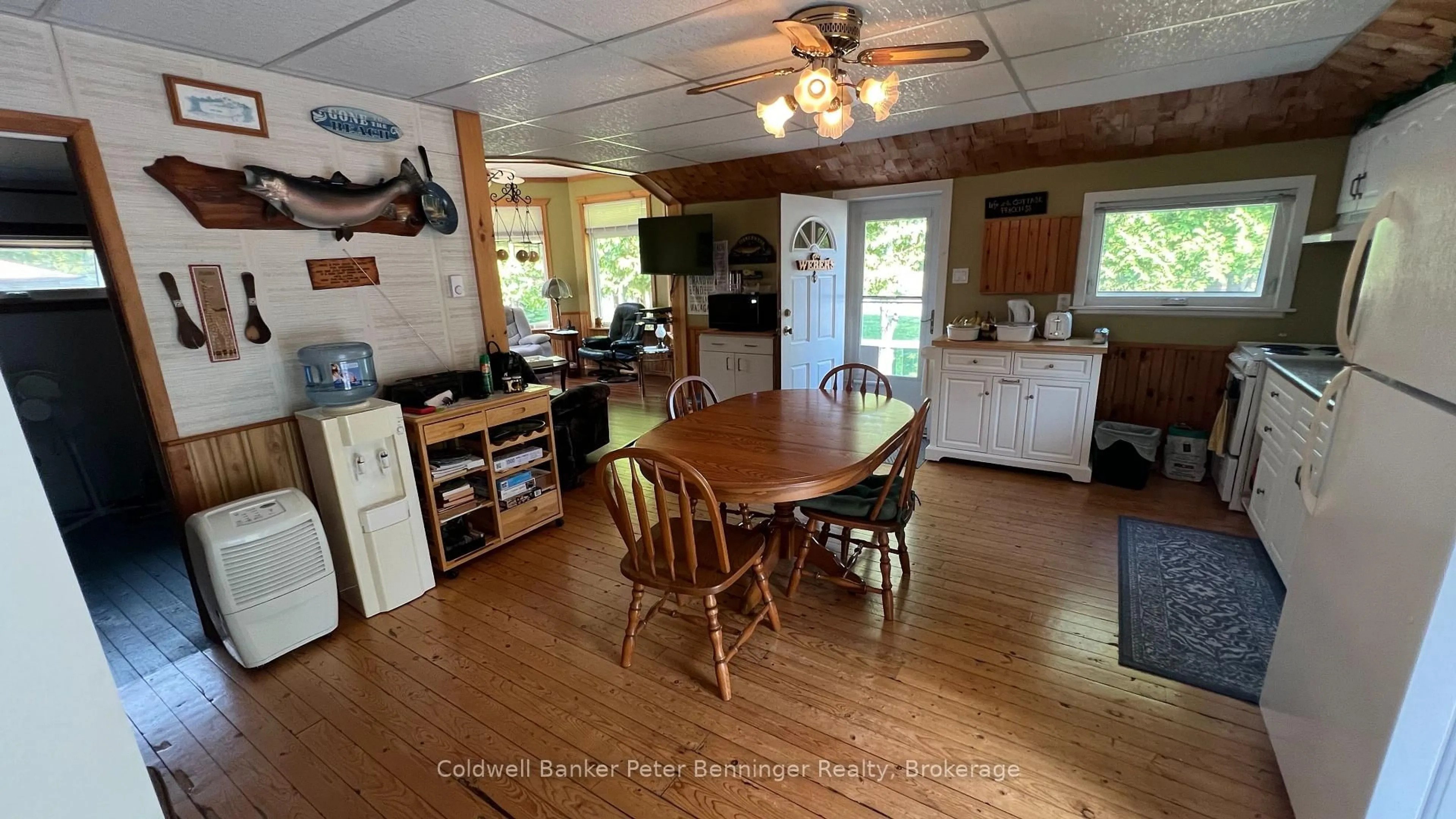 Open concept kitchen, unknown for 810 Second Ave, South Bruce Peninsula Ontario N0H 2G0