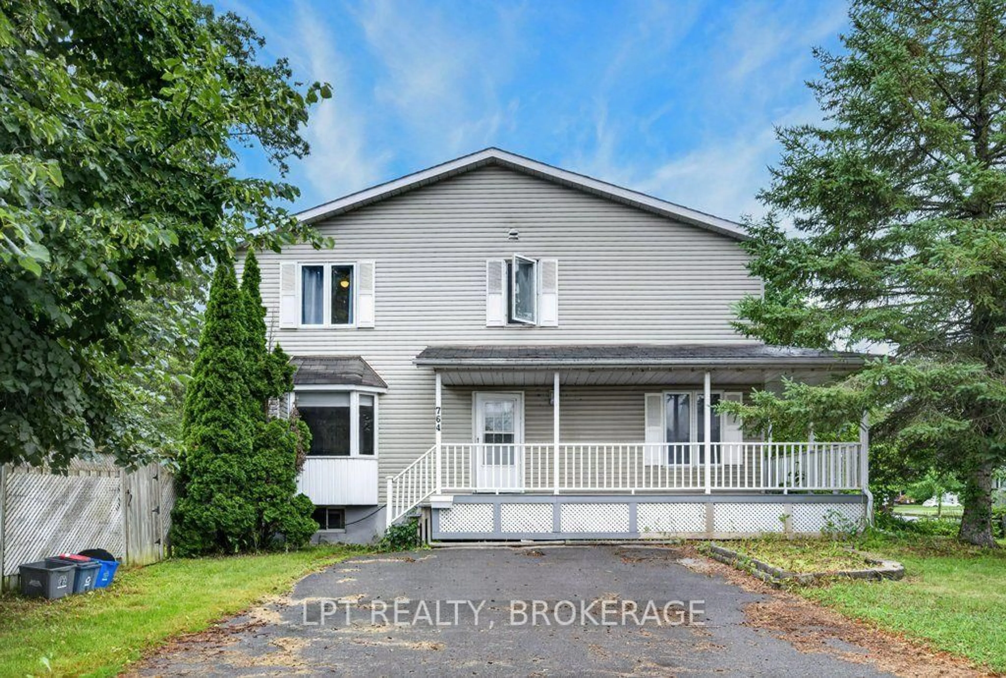 A pic from outside/outdoor area/front of a property/back of a property/a pic from drone, street for 764 Roosevelt Dr, Kingston Ontario K7M 8V3