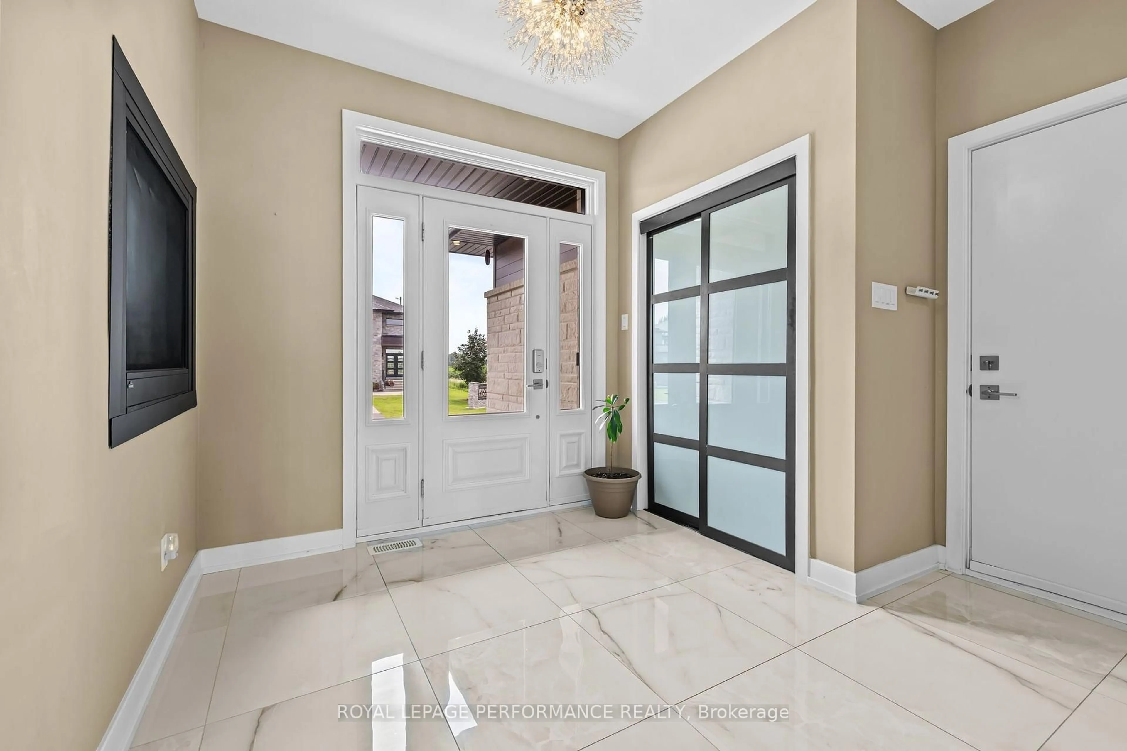 Indoor entryway for 301 Dore St, The Nation Ontario K0A 1M0