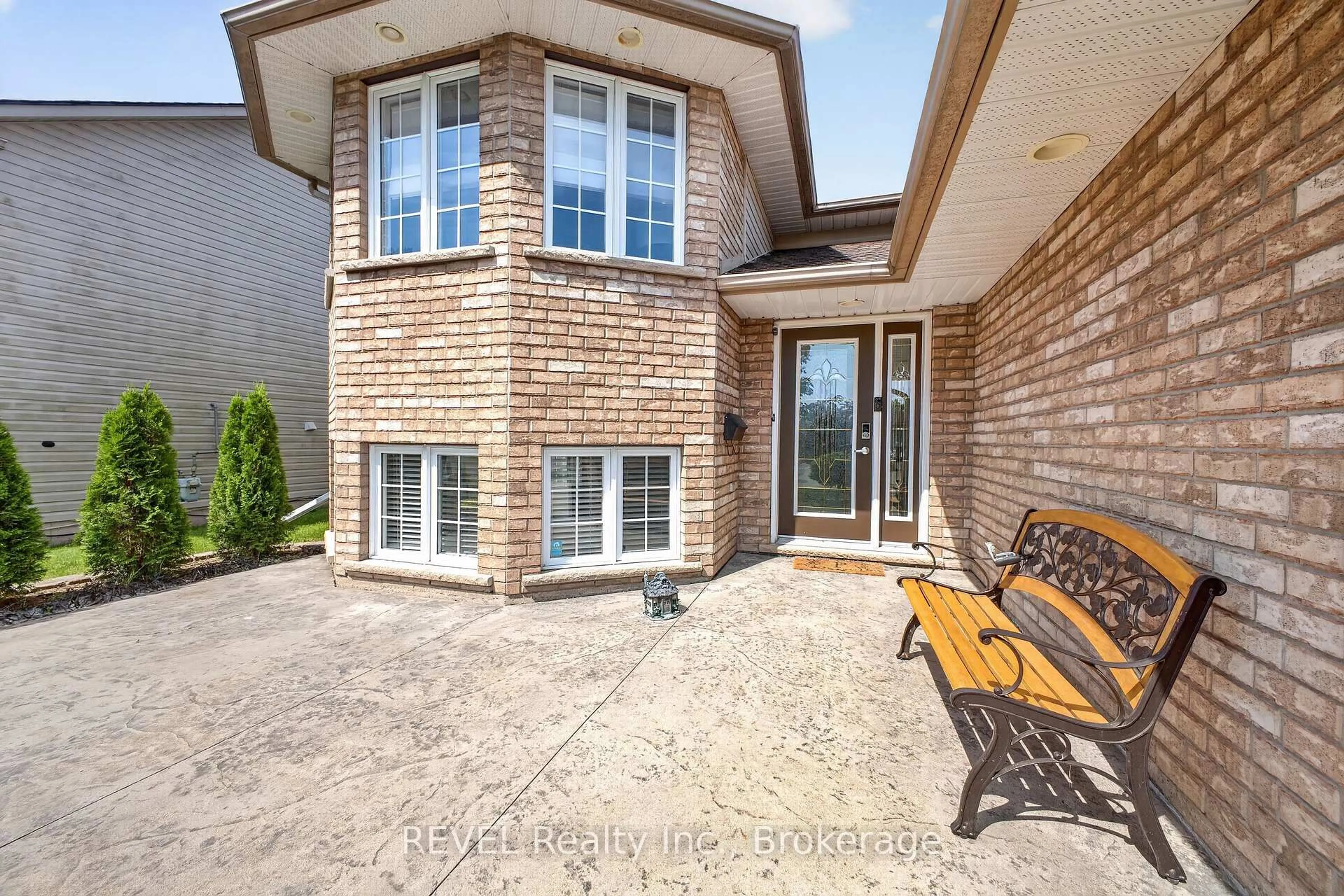 Home with brick exterior material, street for 349 SCOTT Ave, Fort Erie Ontario L2A 5E5