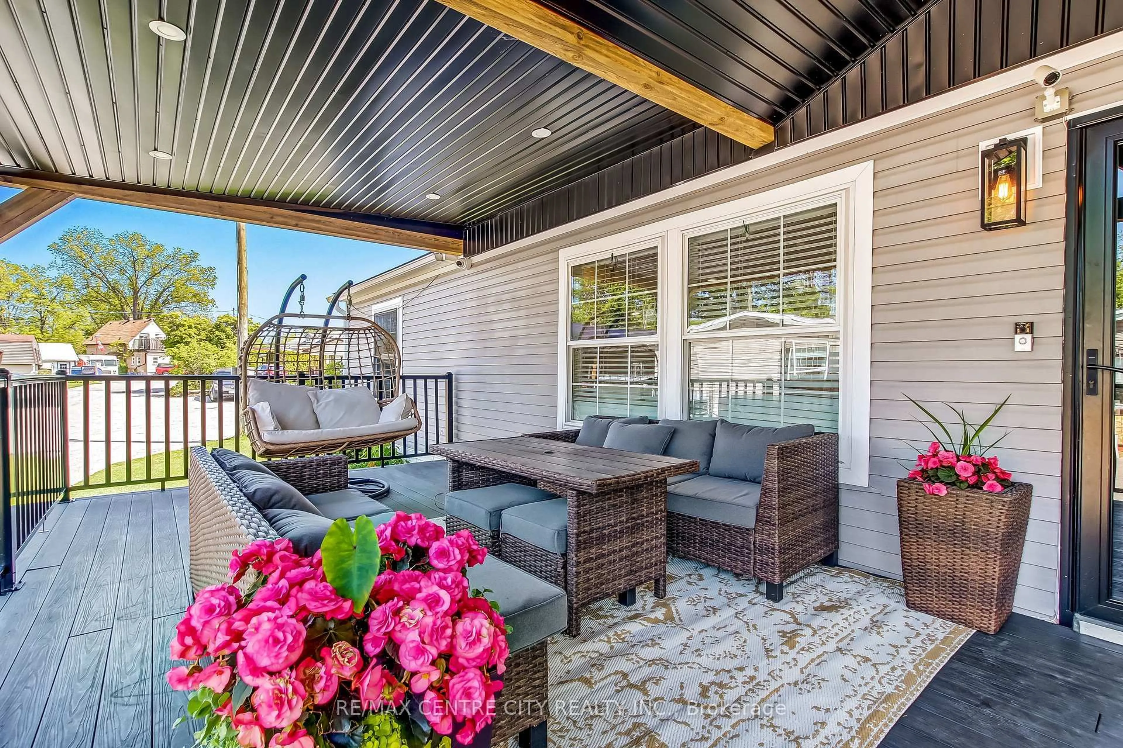 Patio, unknown for 198 Springbank Dr #201, London South Ontario N6J 1G1