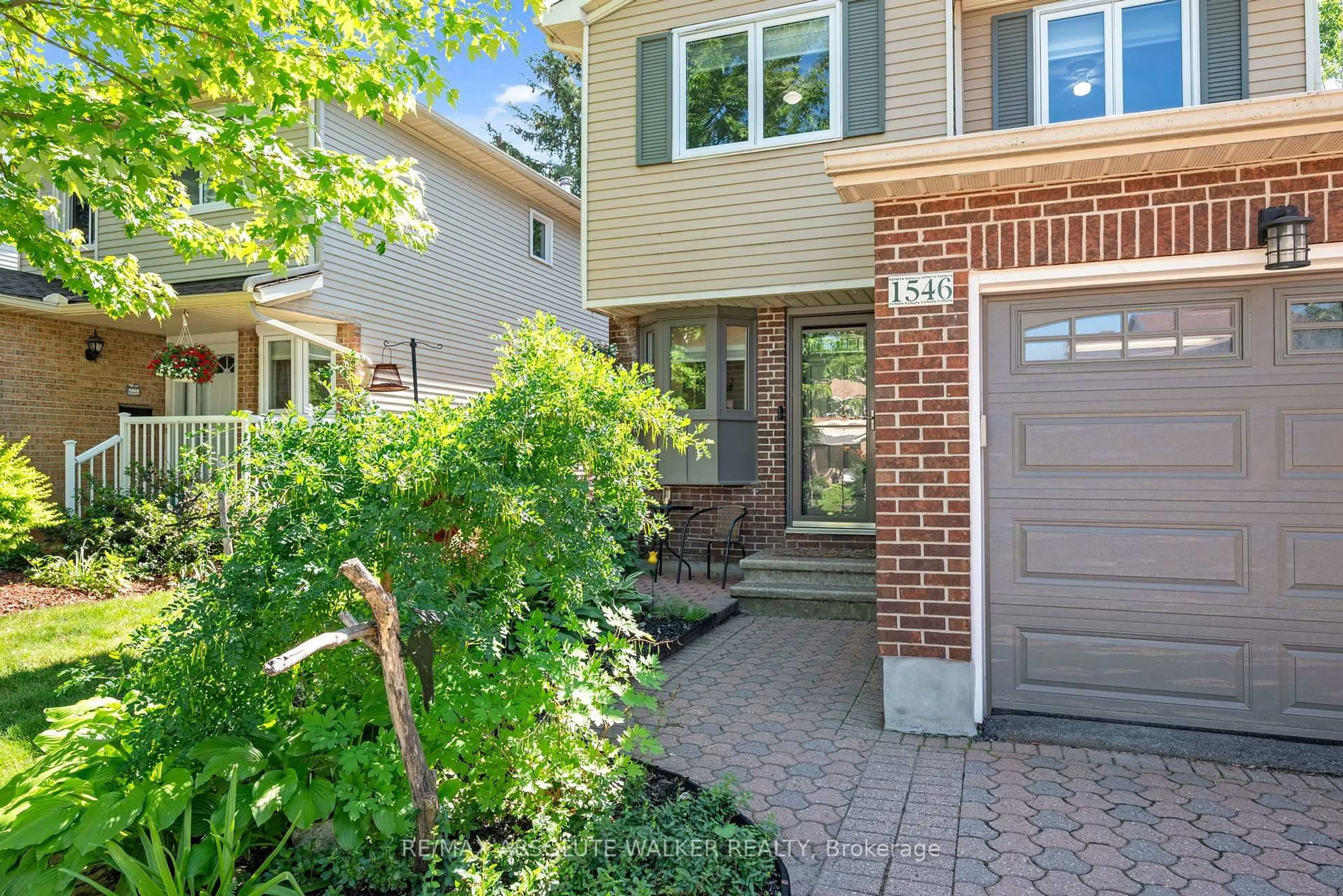 Home with brick exterior material, street for 1546 Meadowfield Pl, Orleans Ontario K1C 5V9