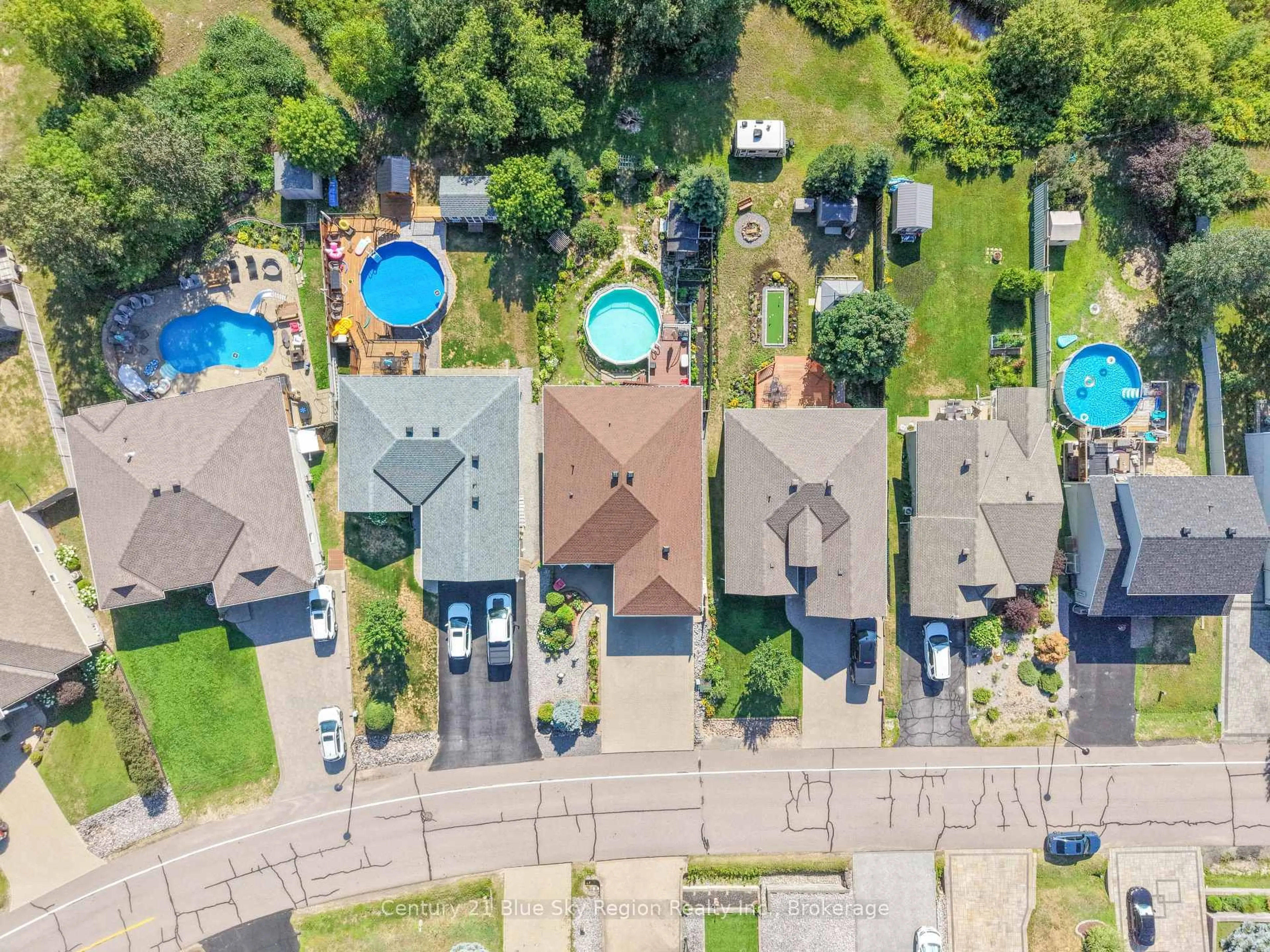 A pic from outside/outdoor area/front of a property/back of a property/a pic from drone, unknown for 82 Kilby Lane, Callander Ontario P0H 1H0