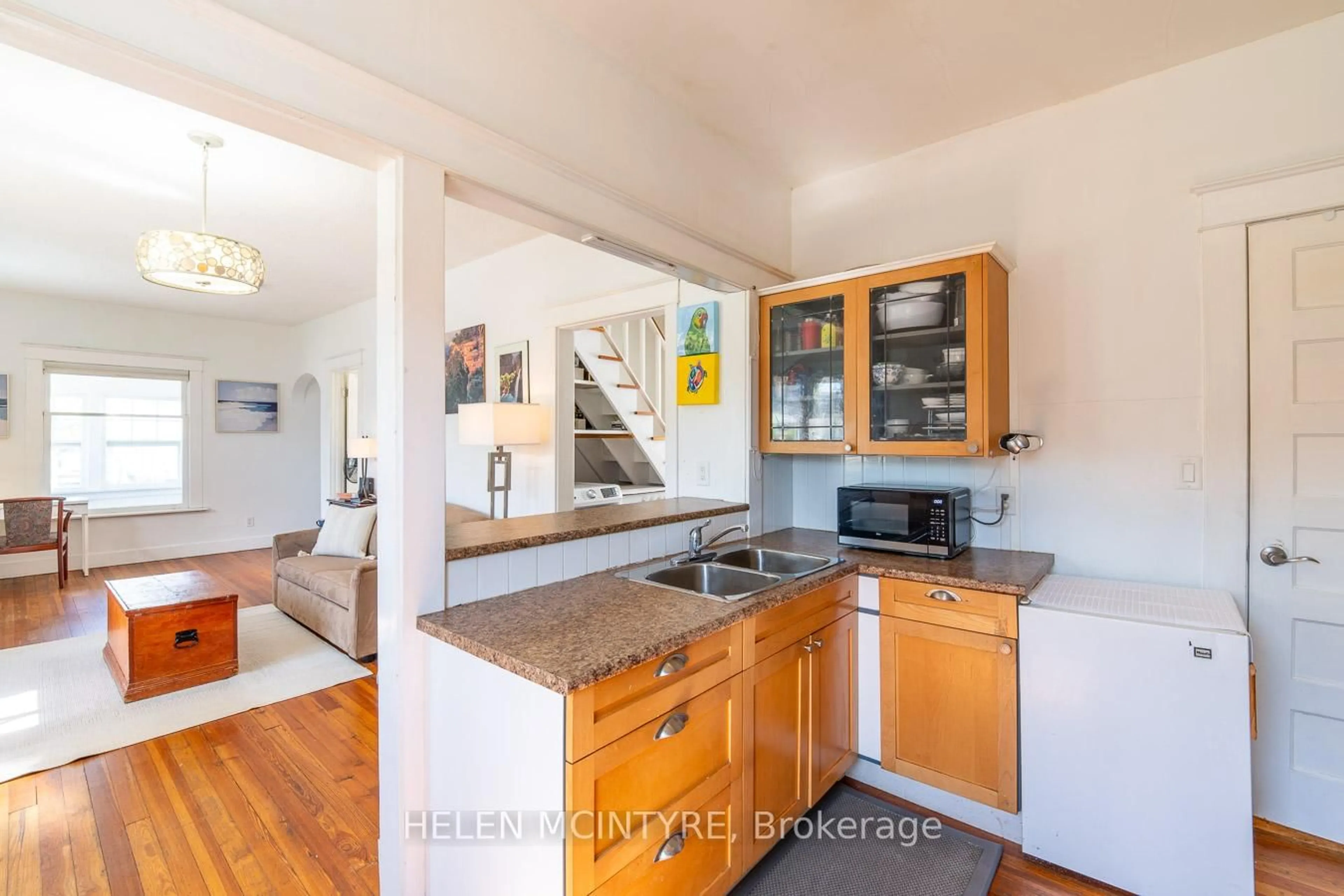 Open concept kitchen, unknown for 5012 Morrison St, Niagara Falls Ontario L2E 2C6
