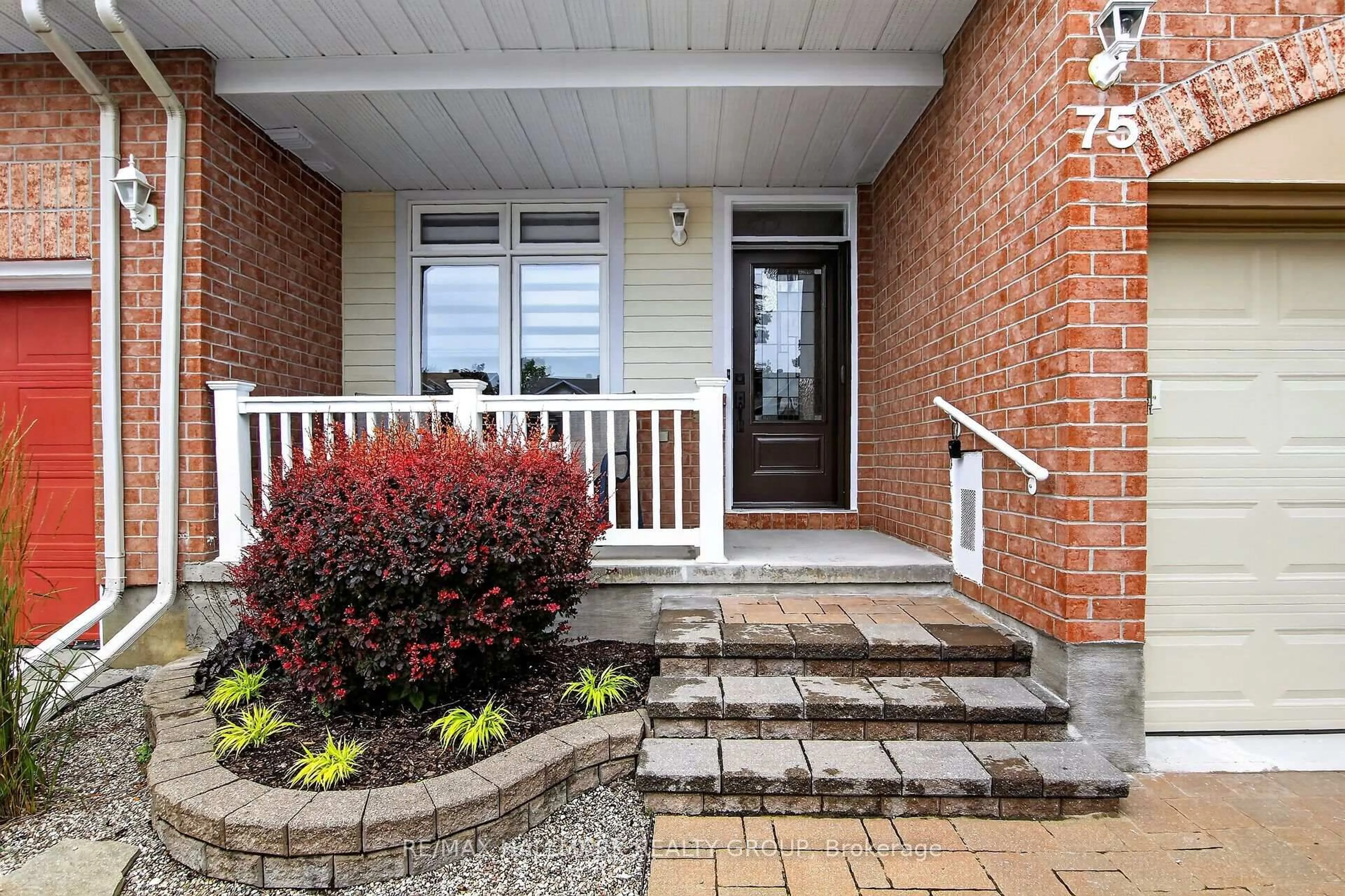 Unknown for 75 Sable Run Dr, Ottawa Ontario K2S 1W7
