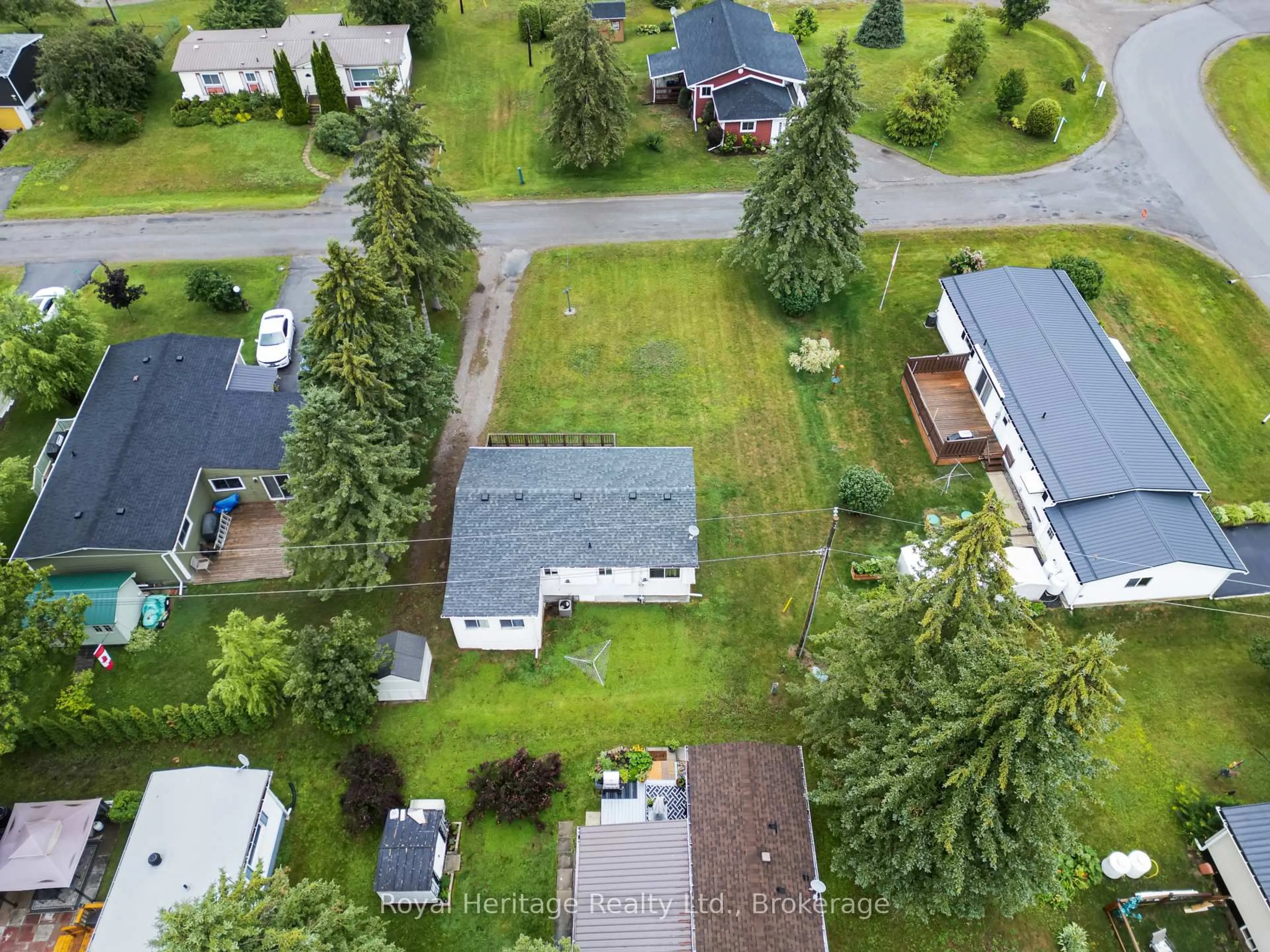 A pic from outside/outdoor area/front of a property/back of a property/a pic from drone, street for 2 Fenelon Way, Kawartha Lakes Ontario K9V 4R3