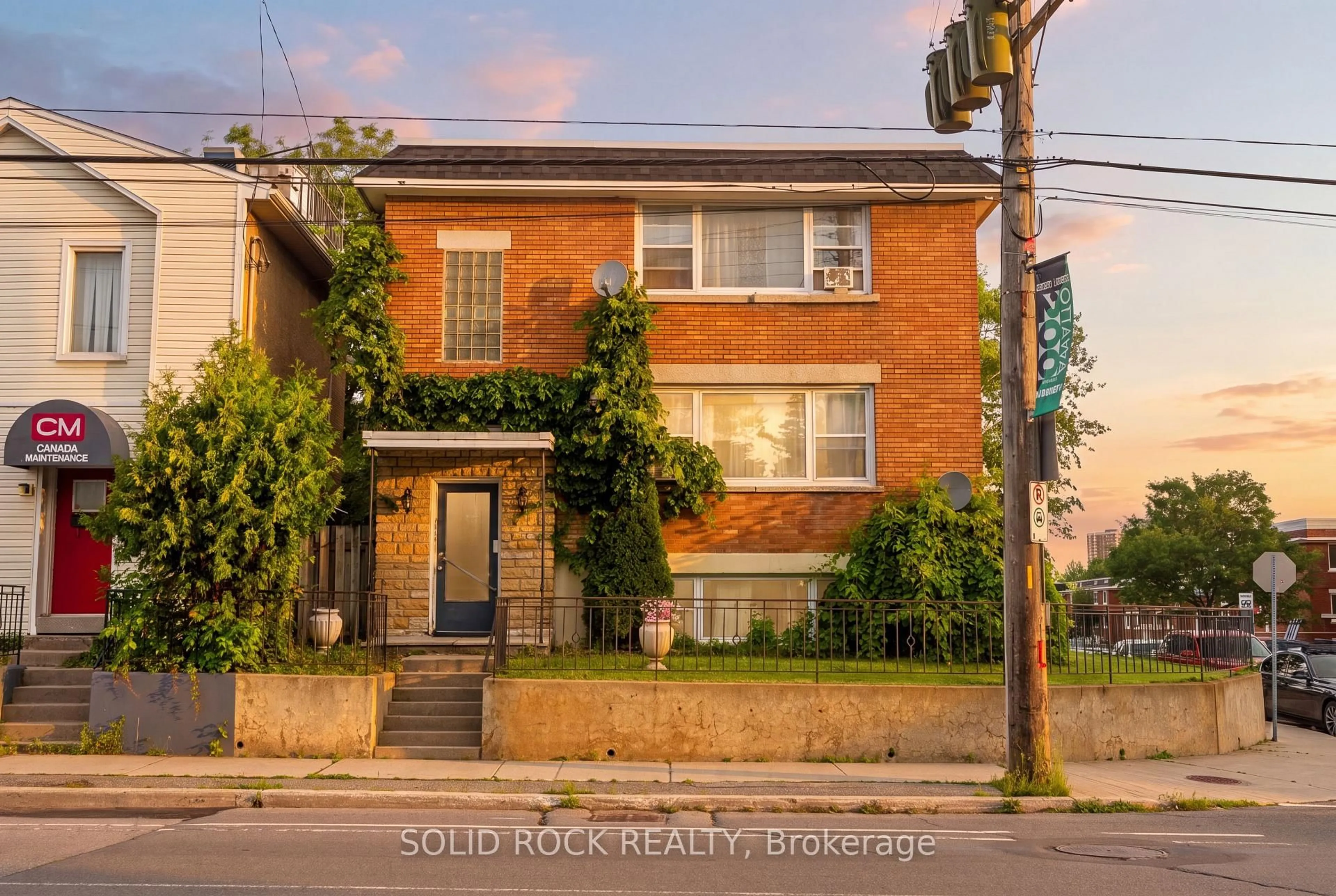 Home with brick exterior material, street for 289 Mcarthur Ave, Ottawa Ontario K1L 6P3