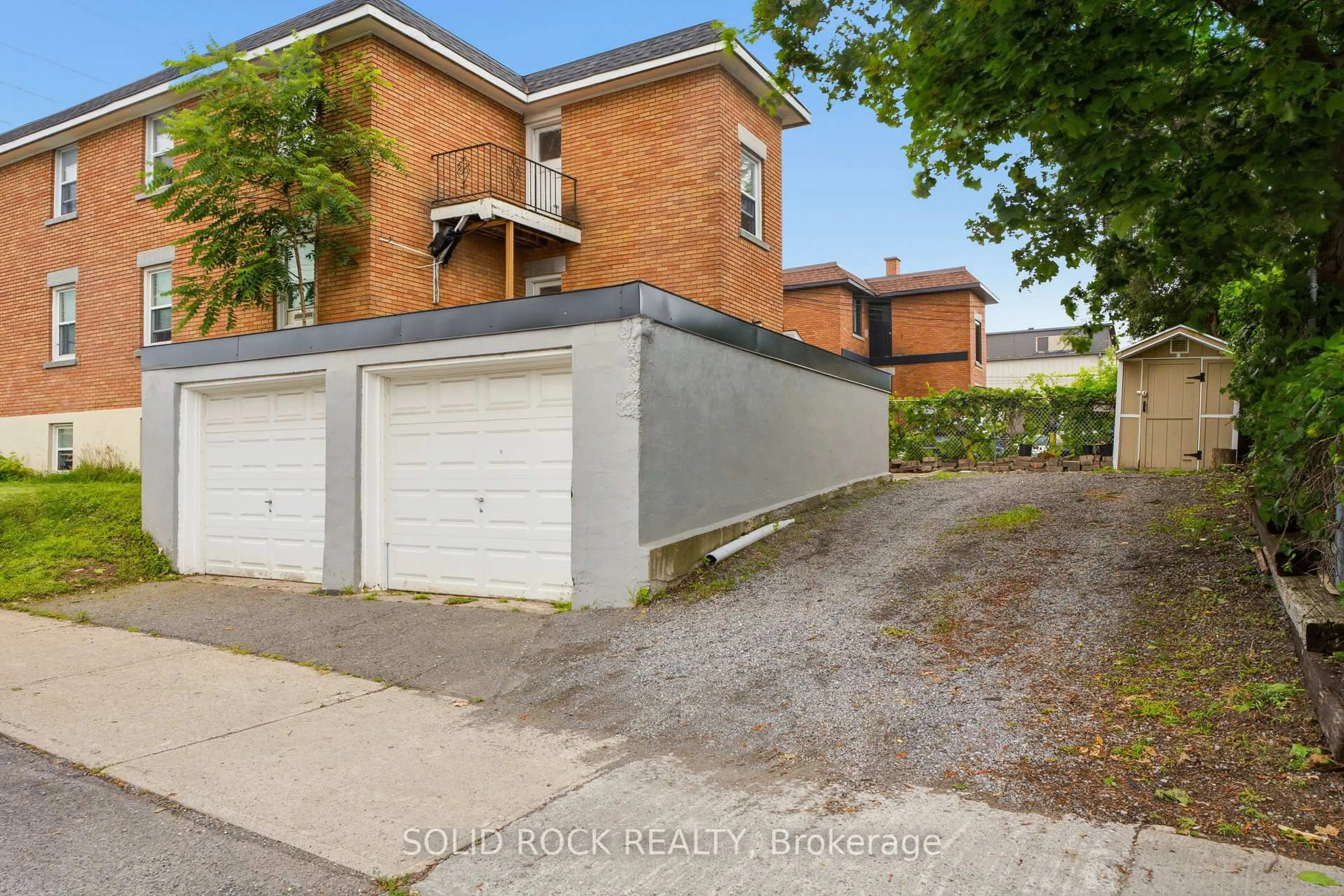 Unknown for 289 Mcarthur Ave, Ottawa Ontario K1L 6P3