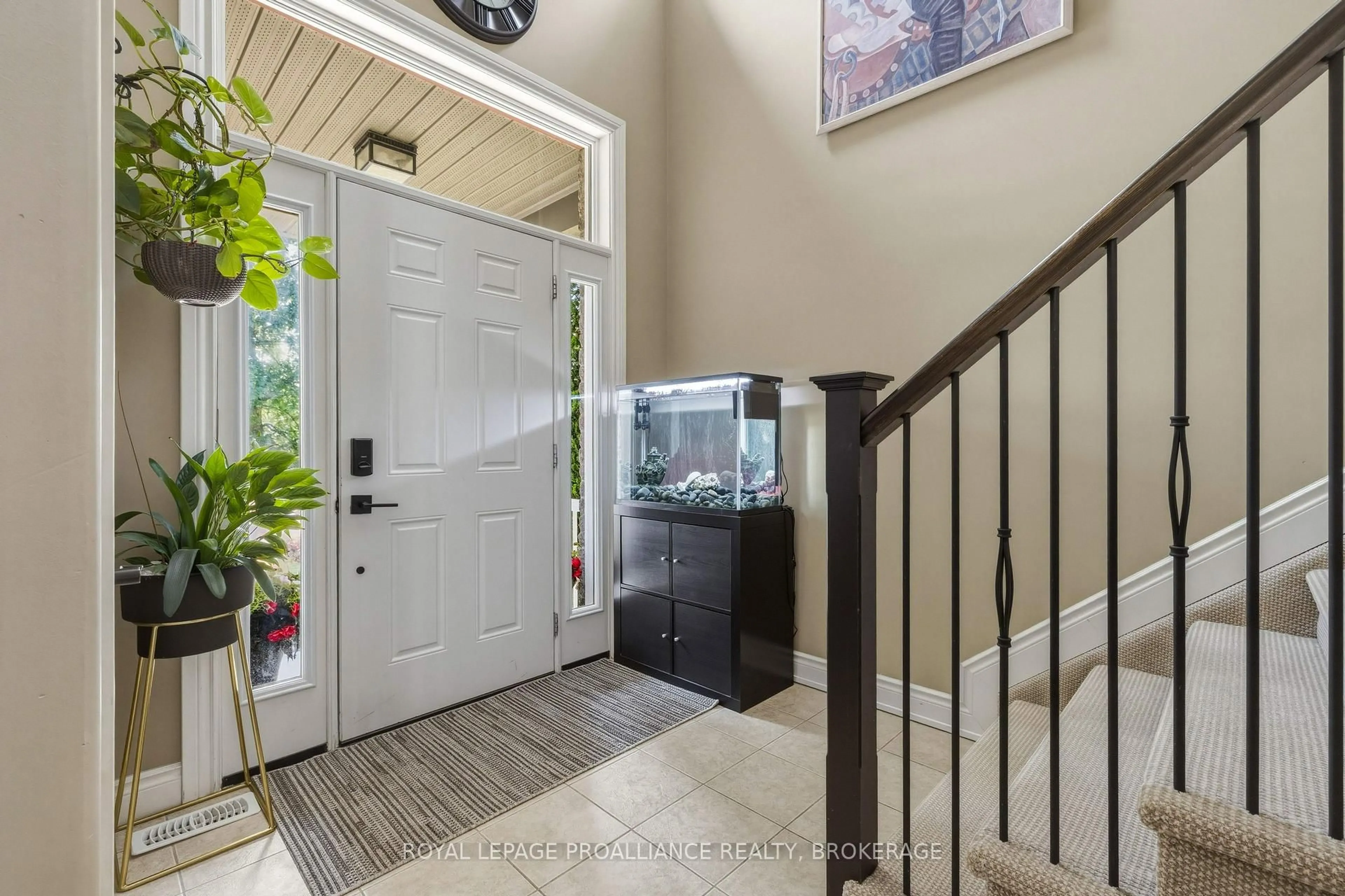 Indoor entryway for 92 Windermere Blvd, Bath Ontario K0H 1G0