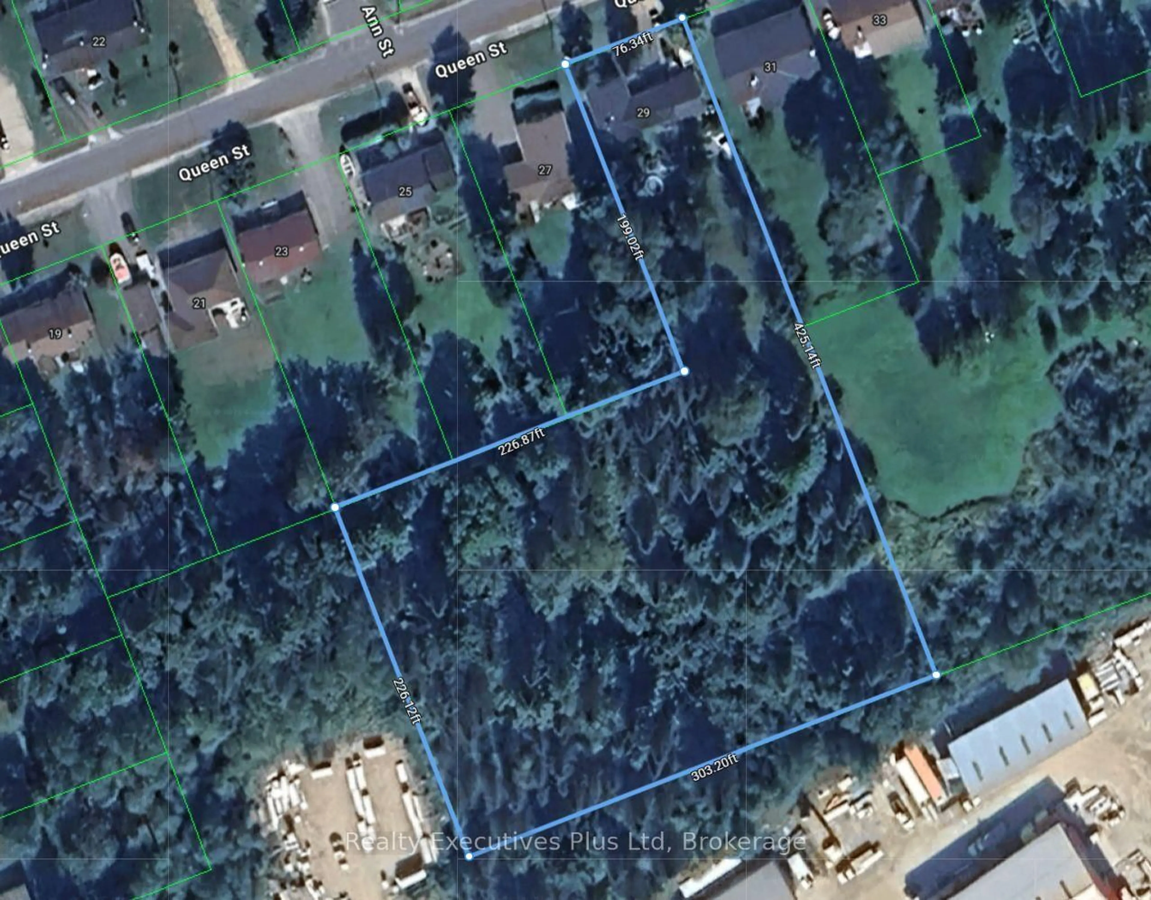 A pic from outside/outdoor area/front of a property/back of a property/a pic from drone, street for 29 Queen St, Sundridge Ontario P0A 1Z0