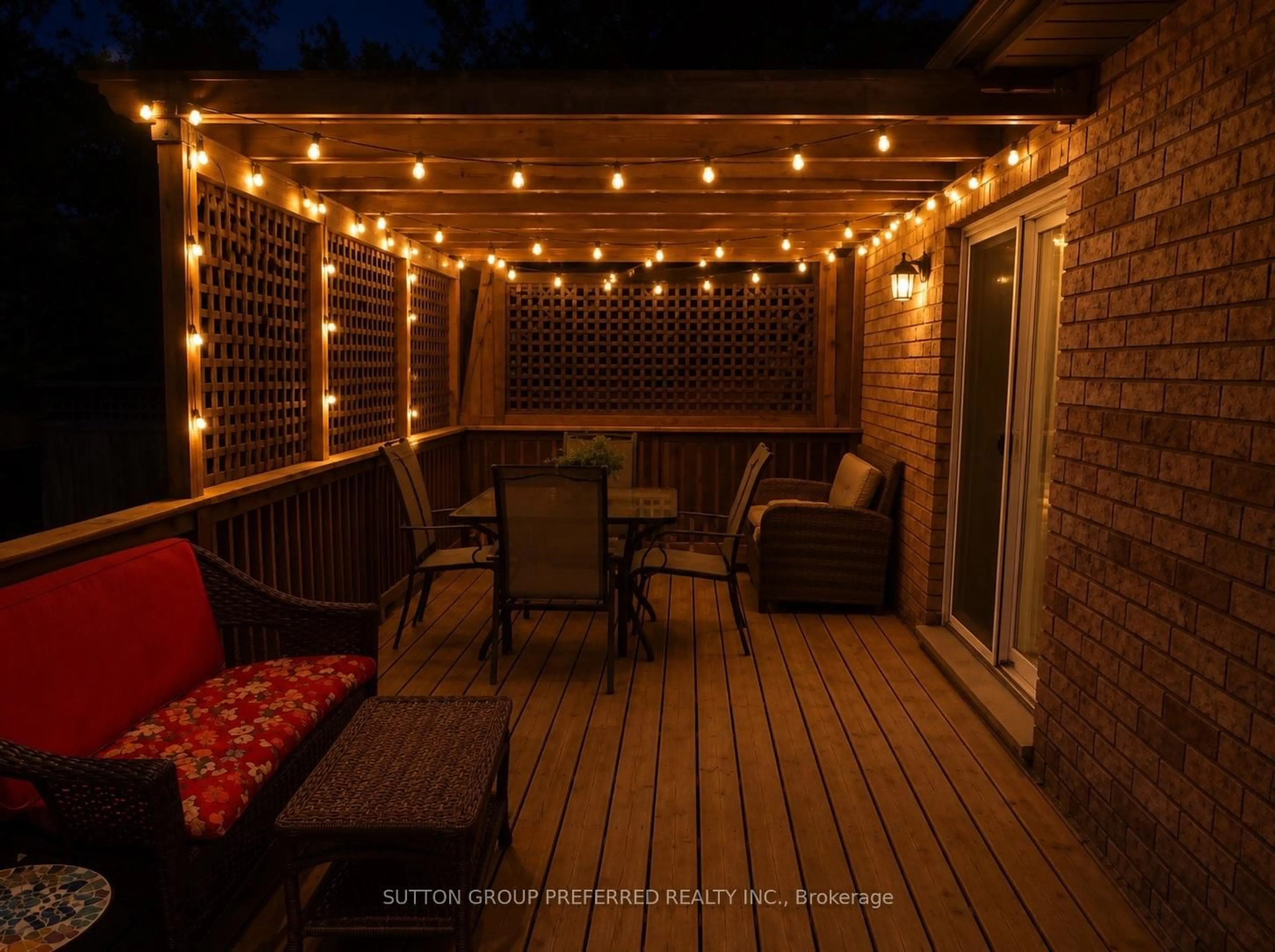 Patio, street for 284 Exmouth Circ, London East Ontario N5V 5G6