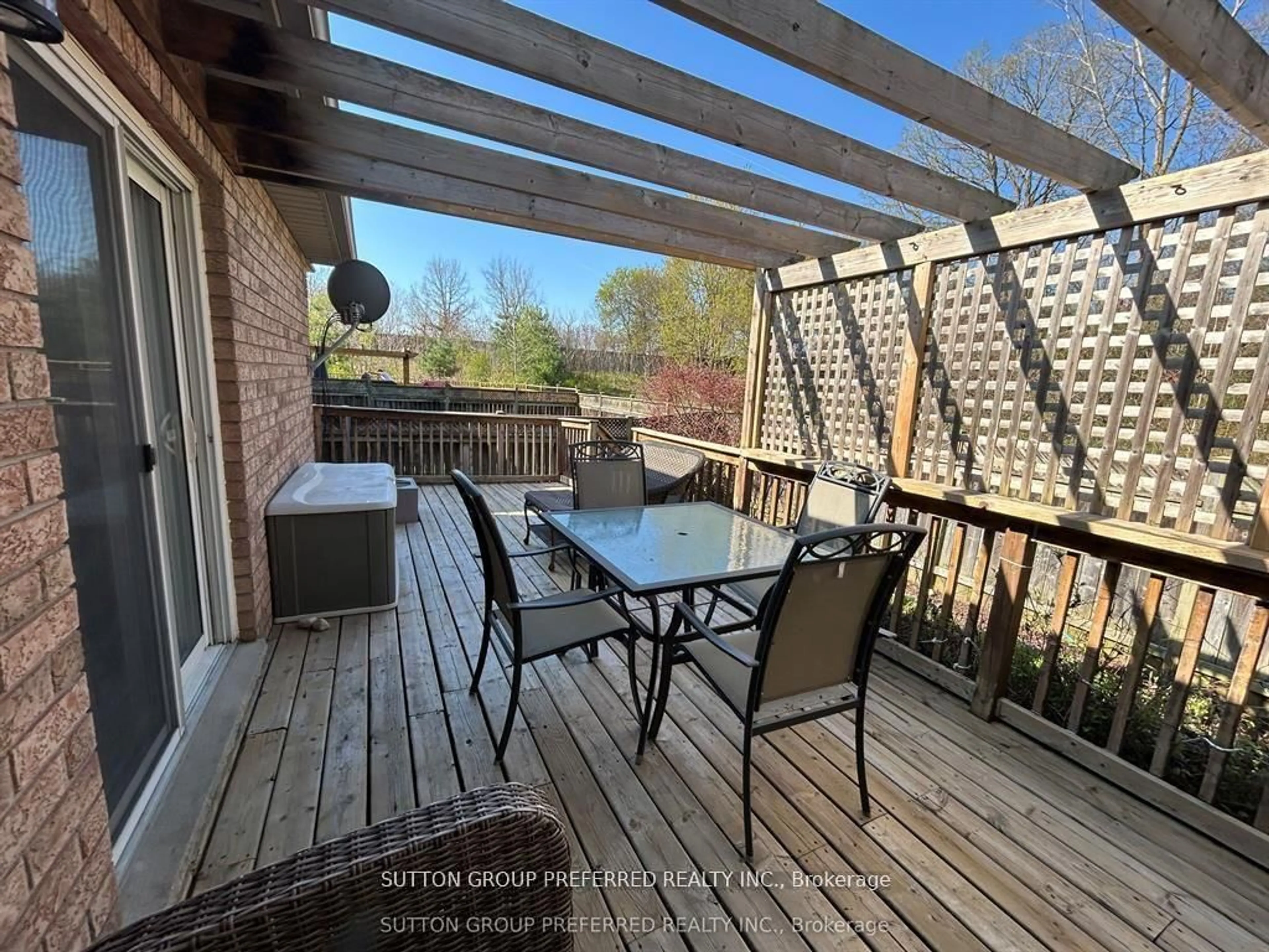 Patio, water/lake/river/ocean view for 284 Exmouth Circ, London East Ontario N5V 5G6