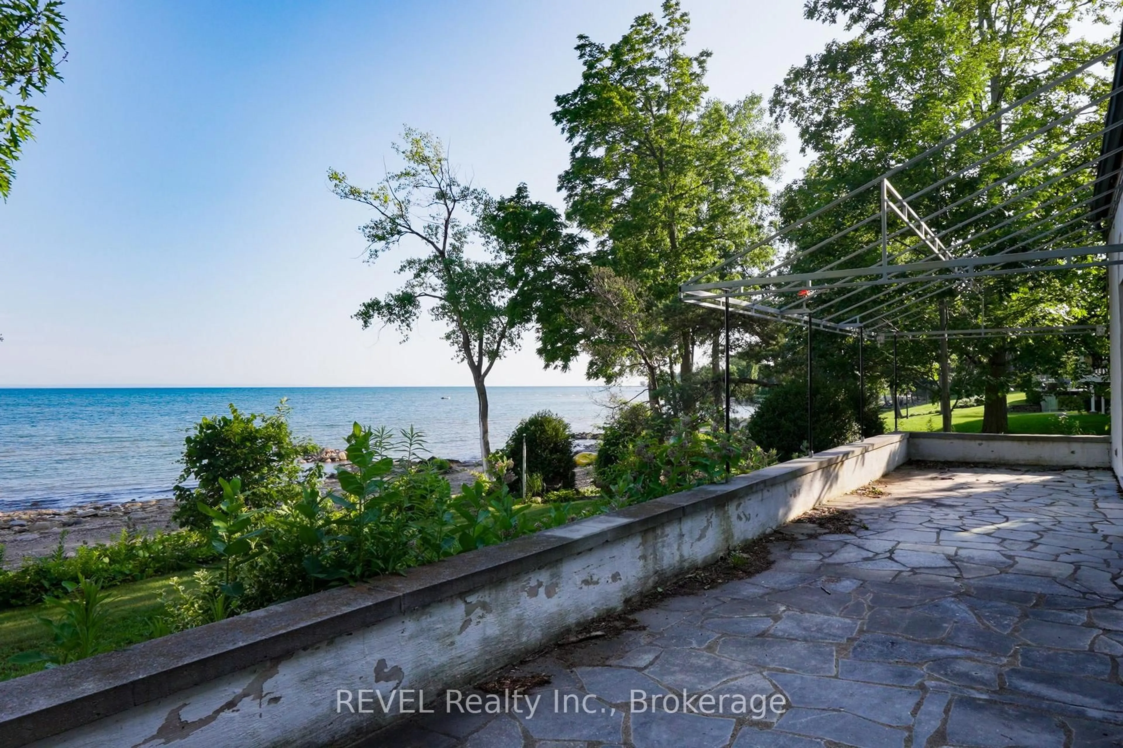 Patio, water/lake/river/ocean view for 3307 Lakecrest Crt, Fort Erie Ontario L0S 1N0