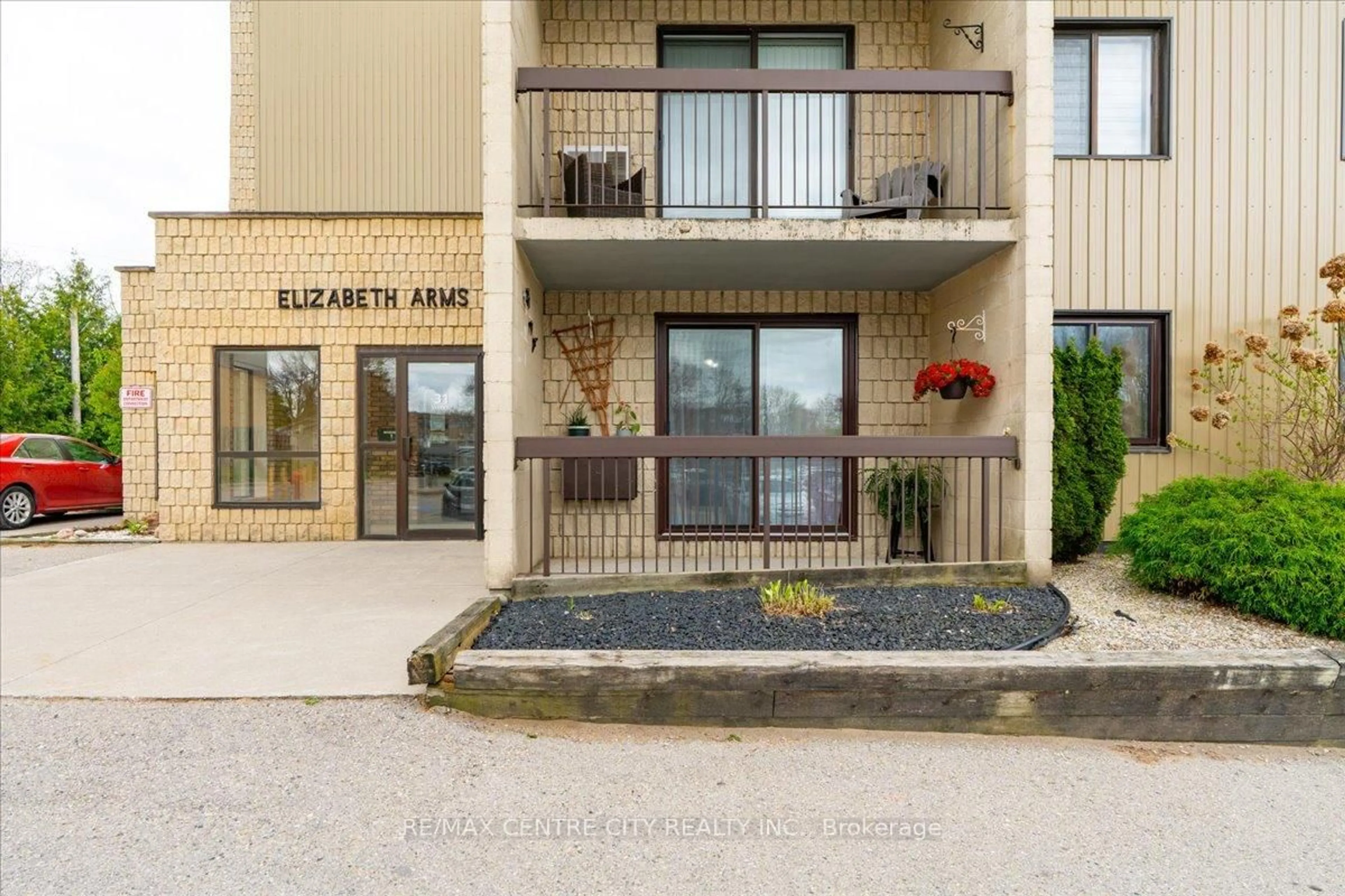 Unknown for 31 Victoria St #102, Strathroy-Caradoc Ontario N7G 3Y4
