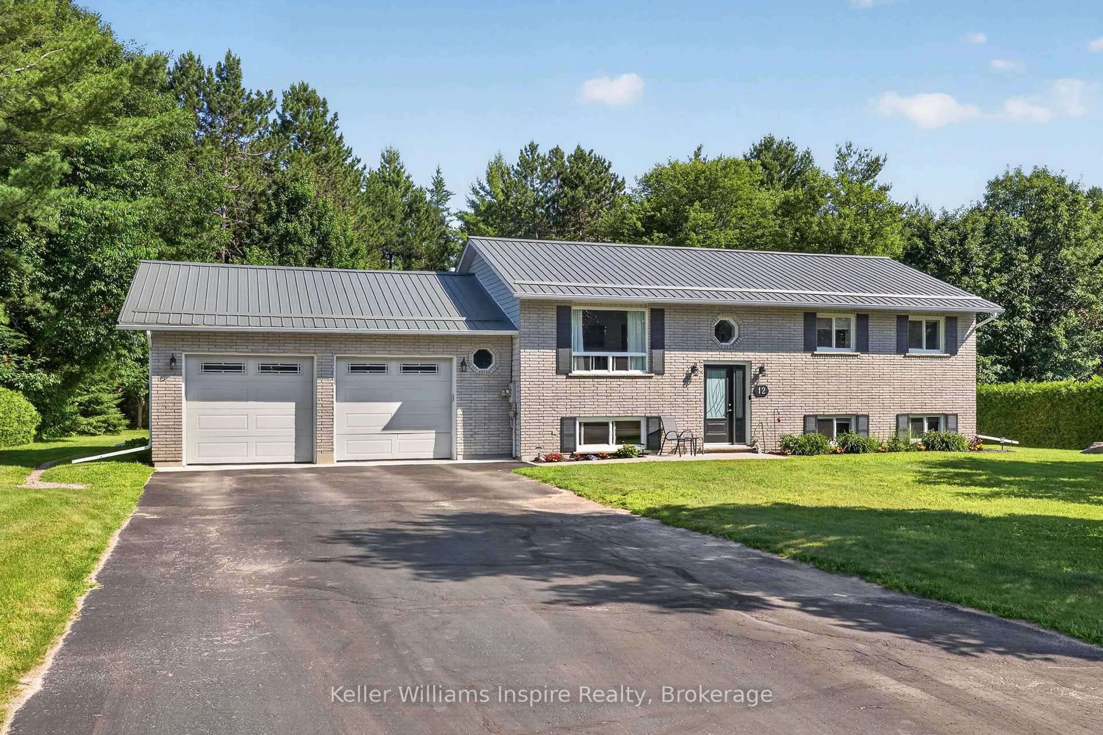 Home with vinyl exterior material, street for 12 Jamie Cres, Petawawa Ontario K8H 3N2