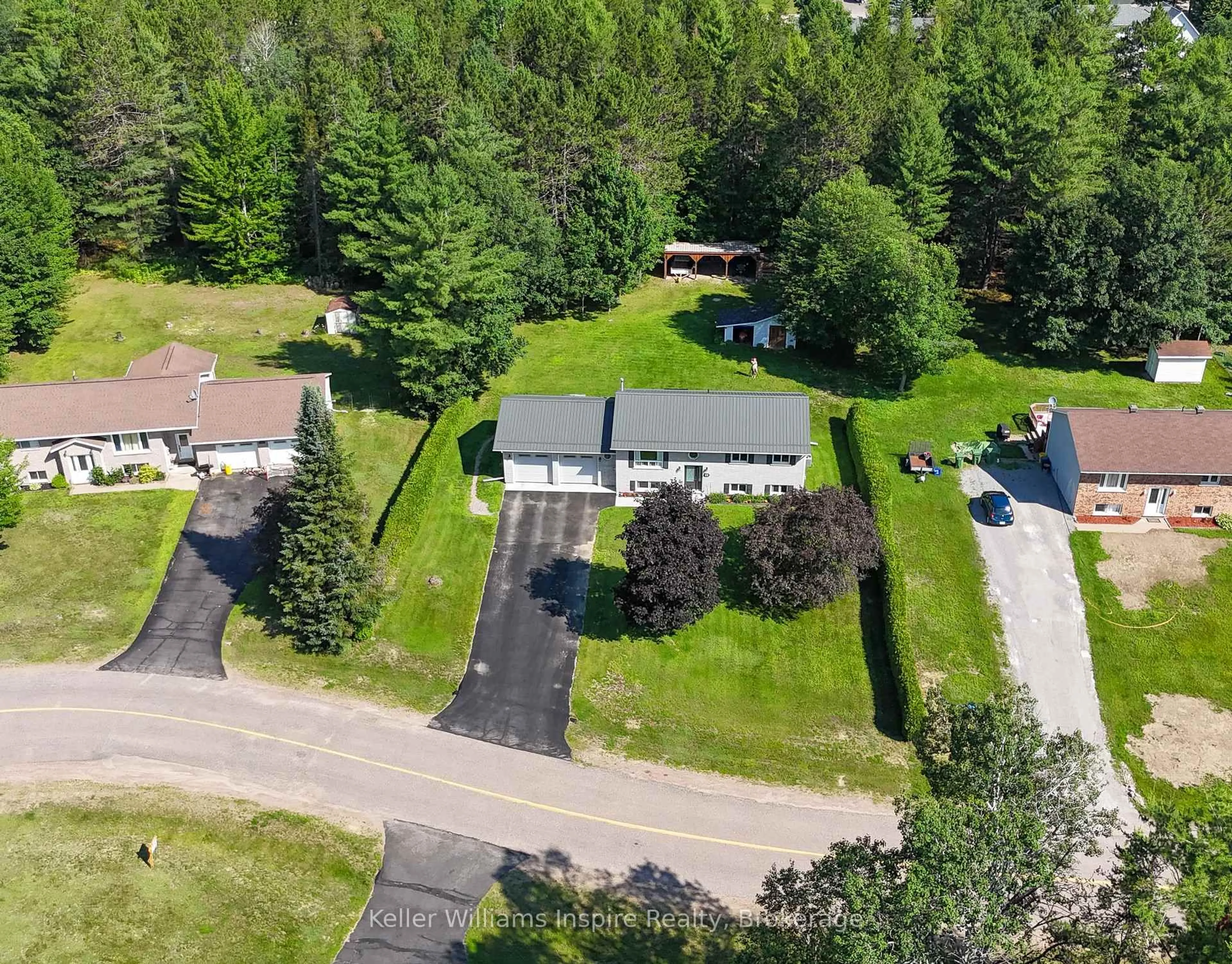 A pic from outside/outdoor area/front of a property/back of a property/a pic from drone, unknown for 12 Jamie Cres, Petawawa Ontario K8H 3N2