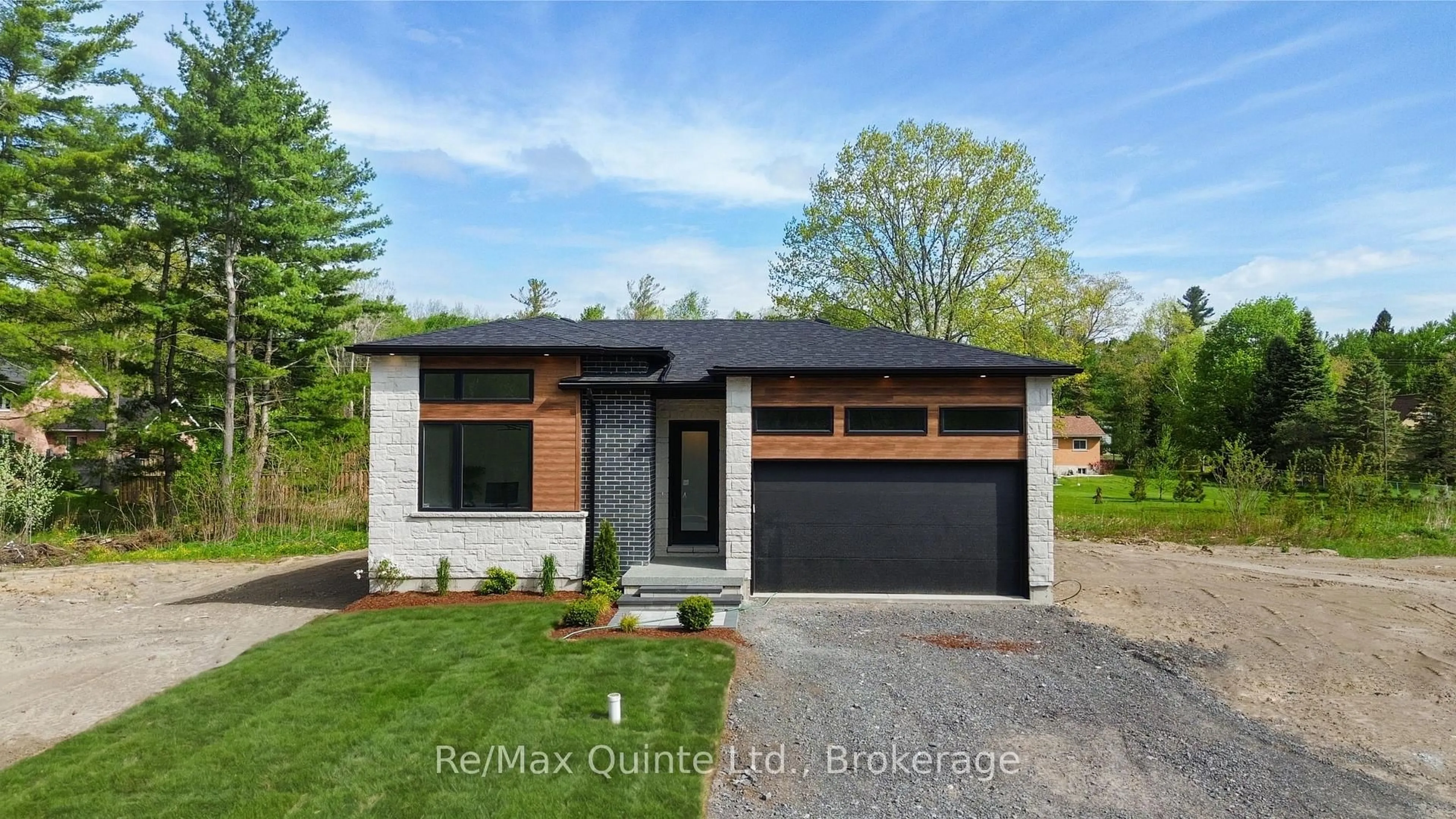 Home with brick exterior material, street for 27 Exeter Crt, Ingleside Ontario K8V 5P4