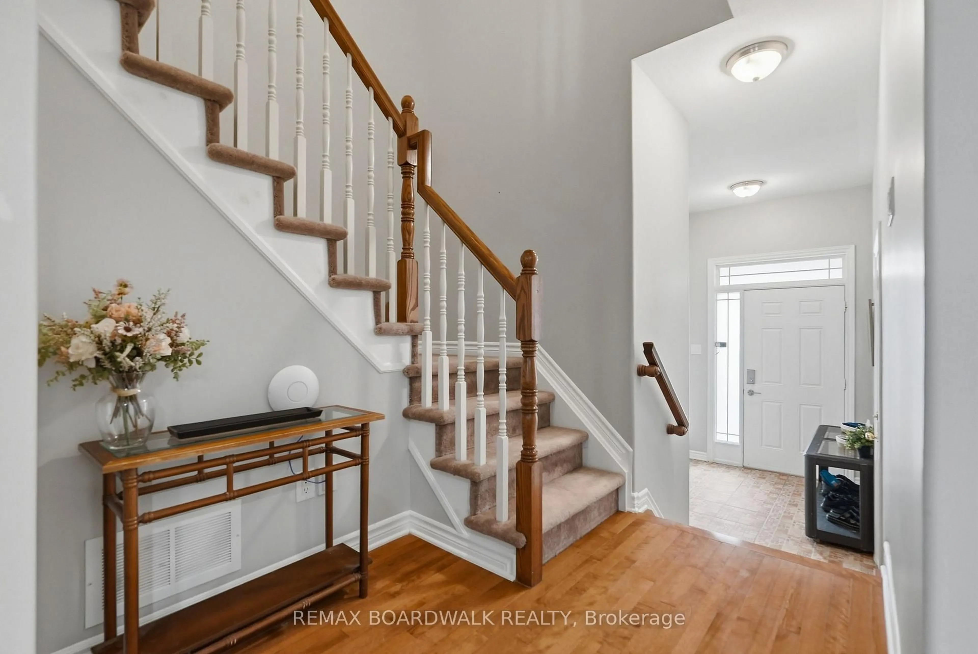 Indoor entryway for 617 Spikemoss Pl, Ottawa Ontario K4A 0C9