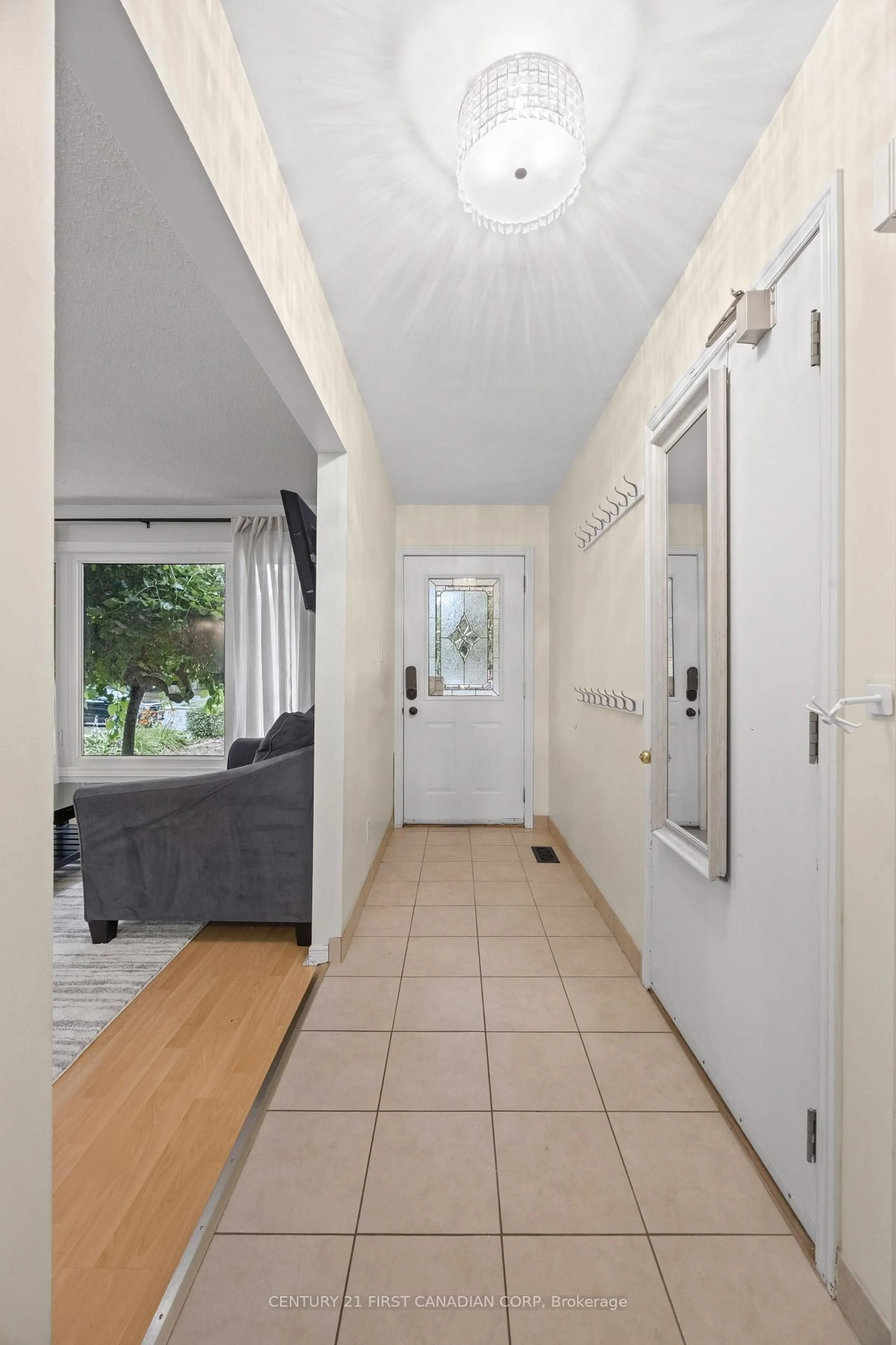 Indoor foyer for 129 Langarth St, London South Ontario N6J 1P7
