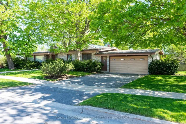 2 Churchill St, Kingston 3