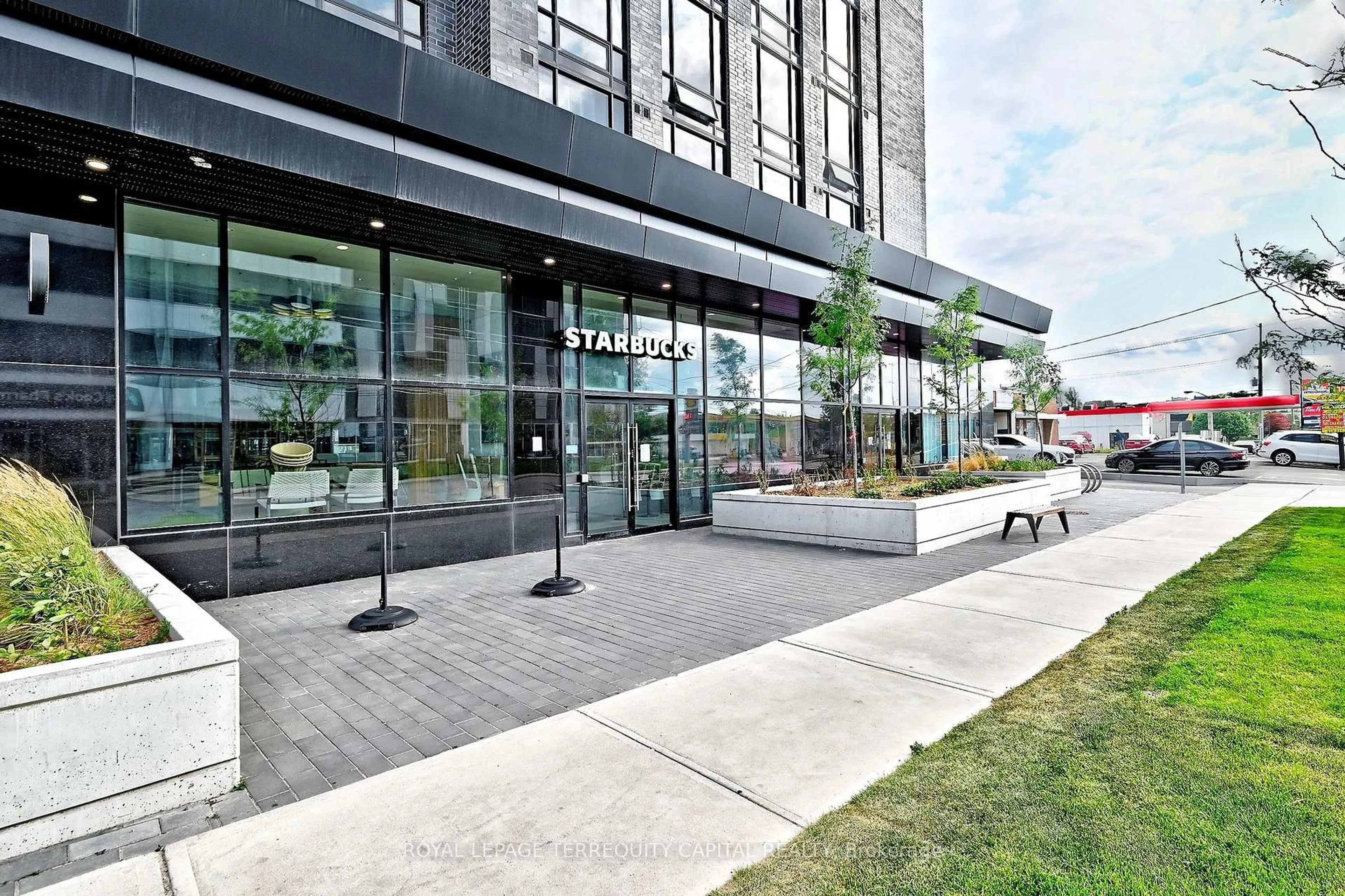Patio, building for 145 Columbia St #2001, Waterloo Ontario N2L 0K7
