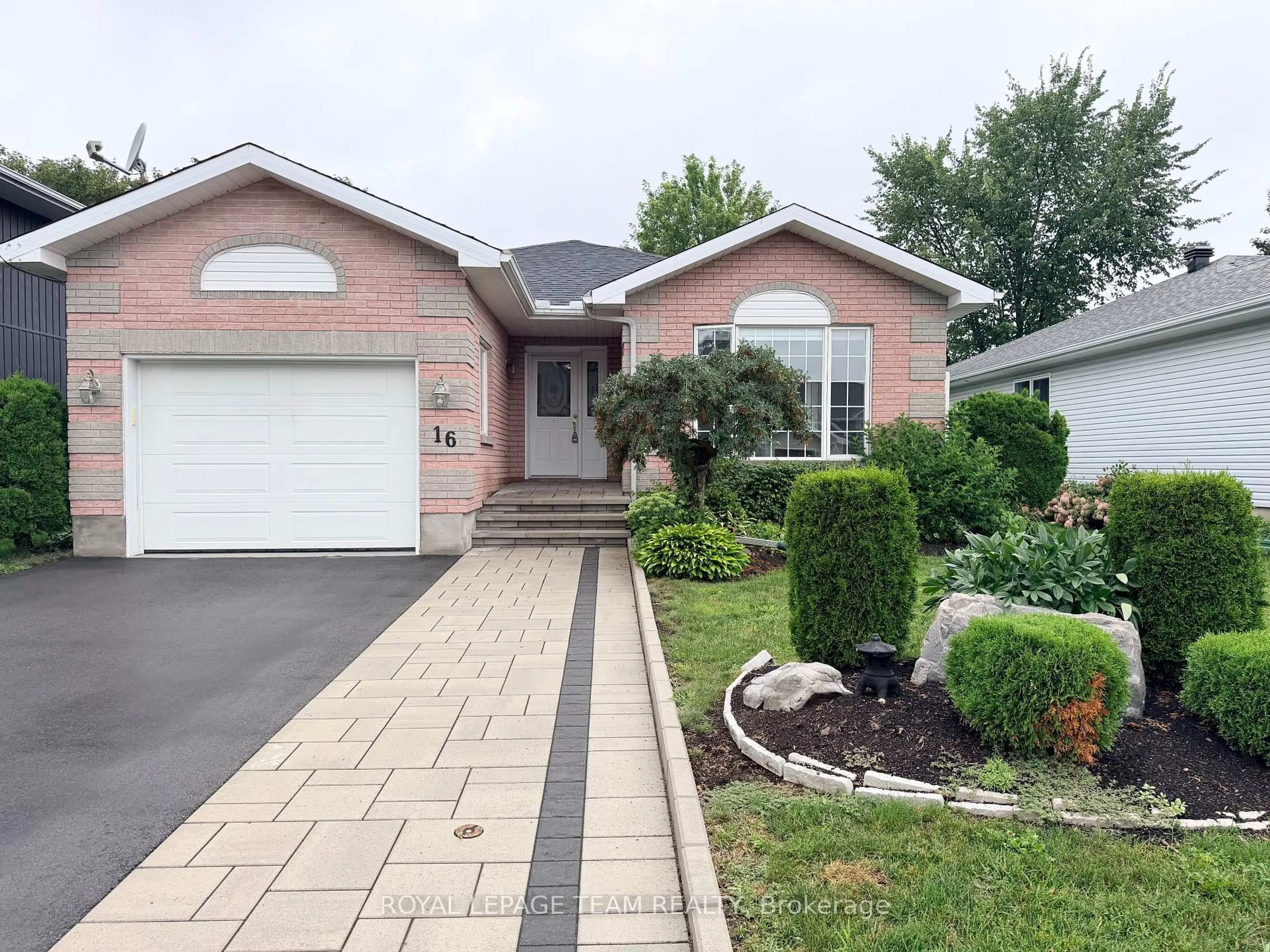 Unknown for 16 Fairview Cres, Arnprior Ontario K7S 3V7