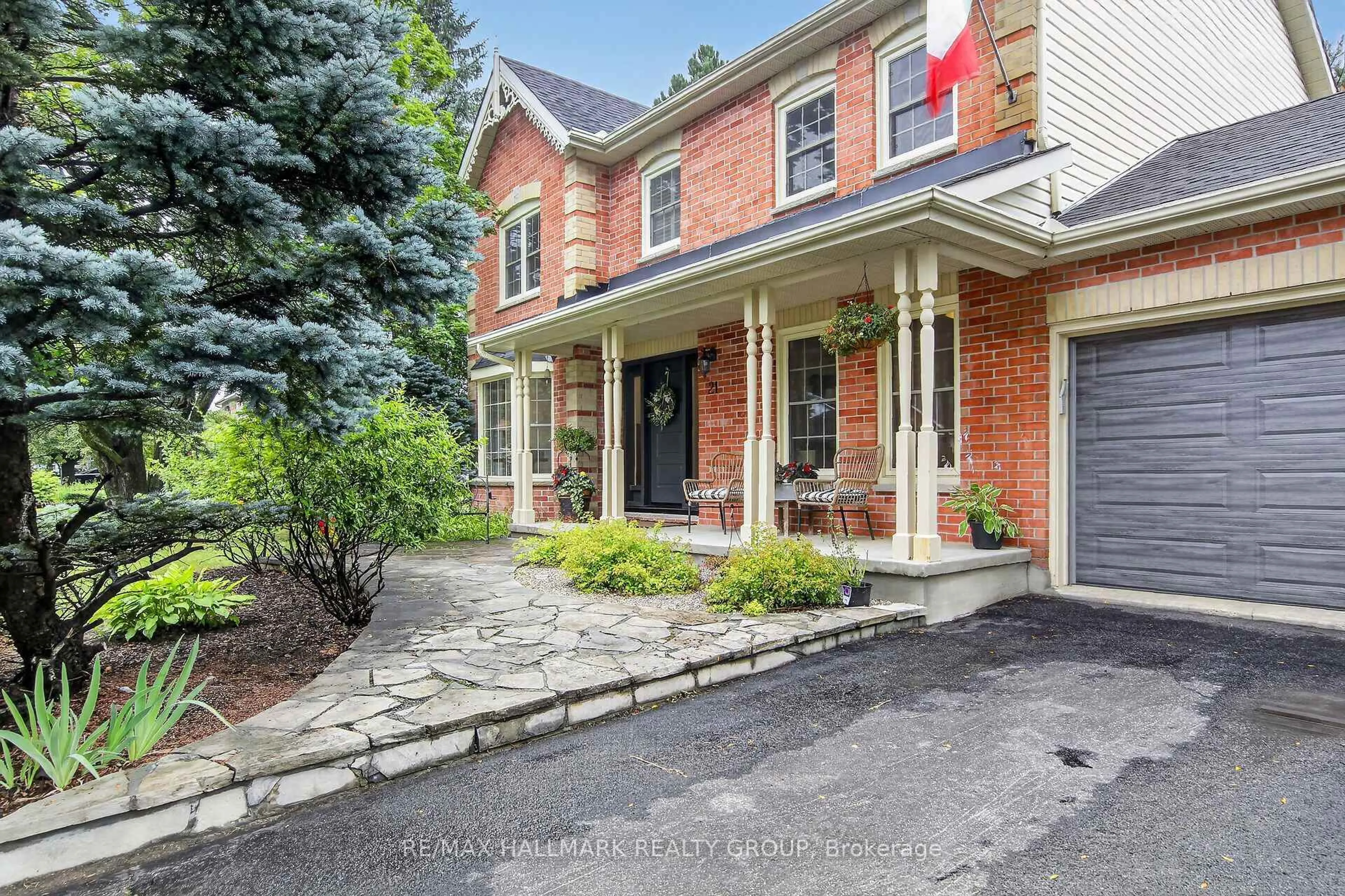 Home with brick exterior material, street for 21 Delamere Dr, Stittsville Ontario K2S 1G7
