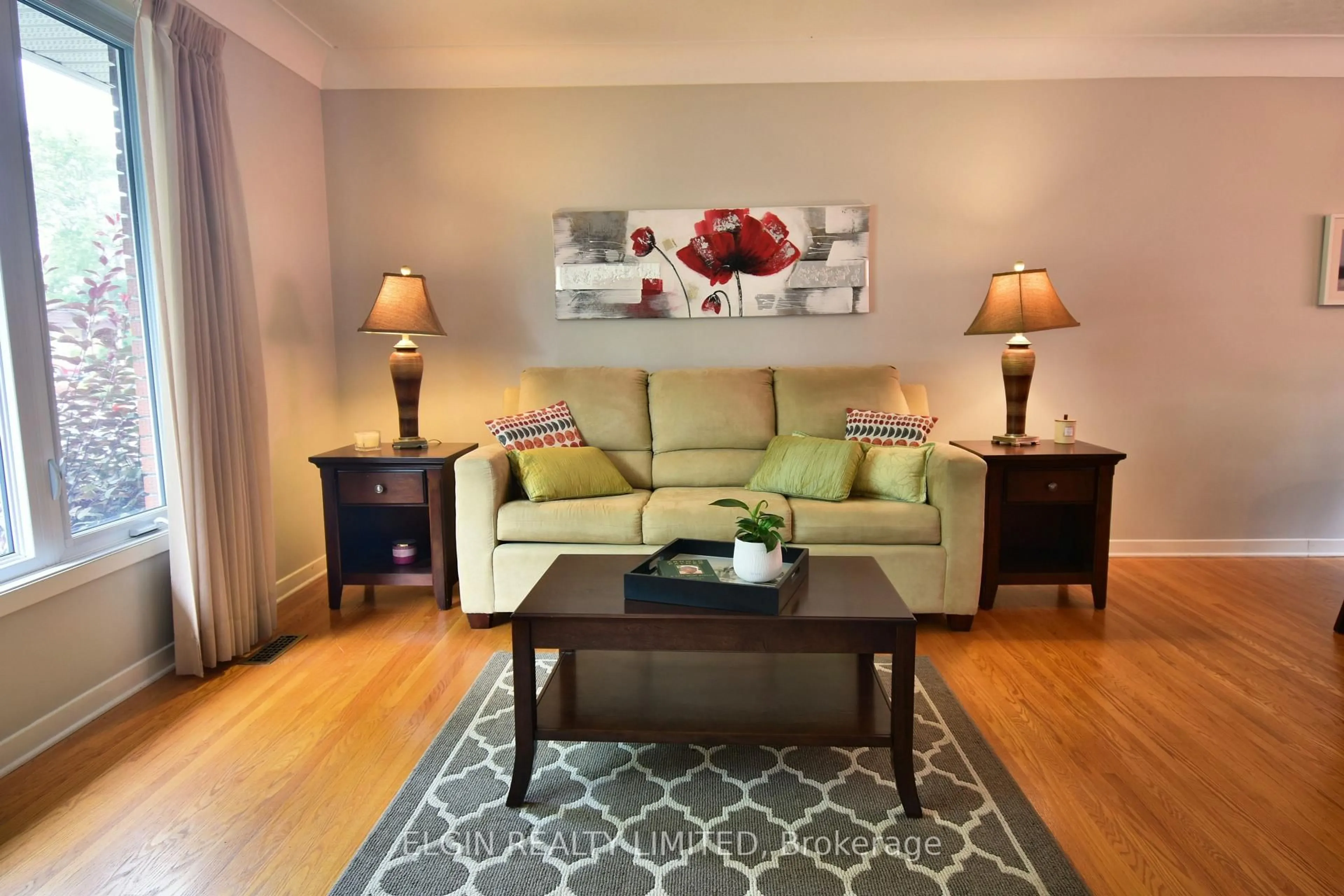 Living room with furniture, unknown for 15 Steele St, St. Thomas Ontario N5R 2Y2