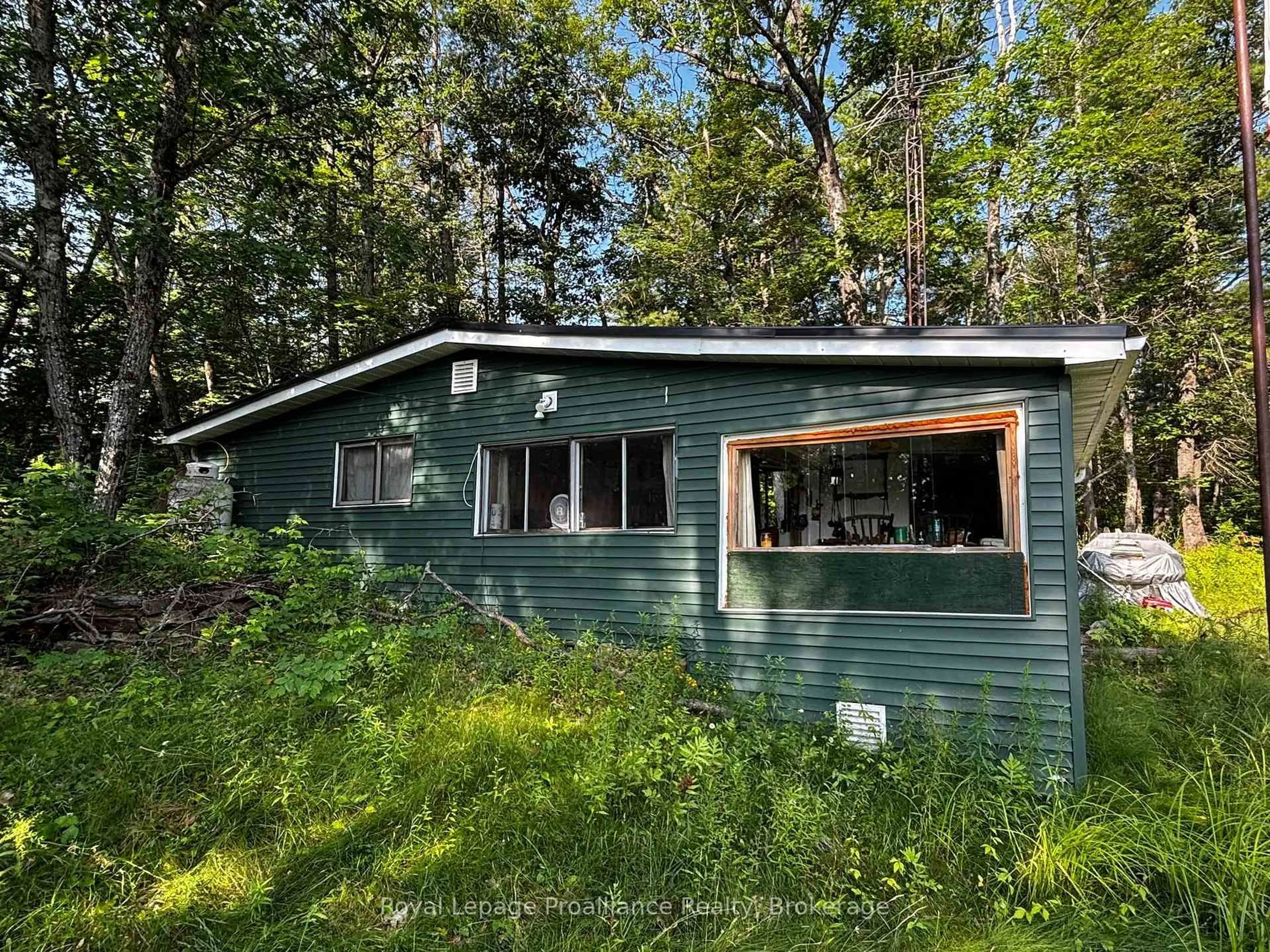 Home with vinyl exterior material, forest/trees view for 224 Fire Route 91, Havelock-Belmont-Methuen Ontario K0L 1Z0