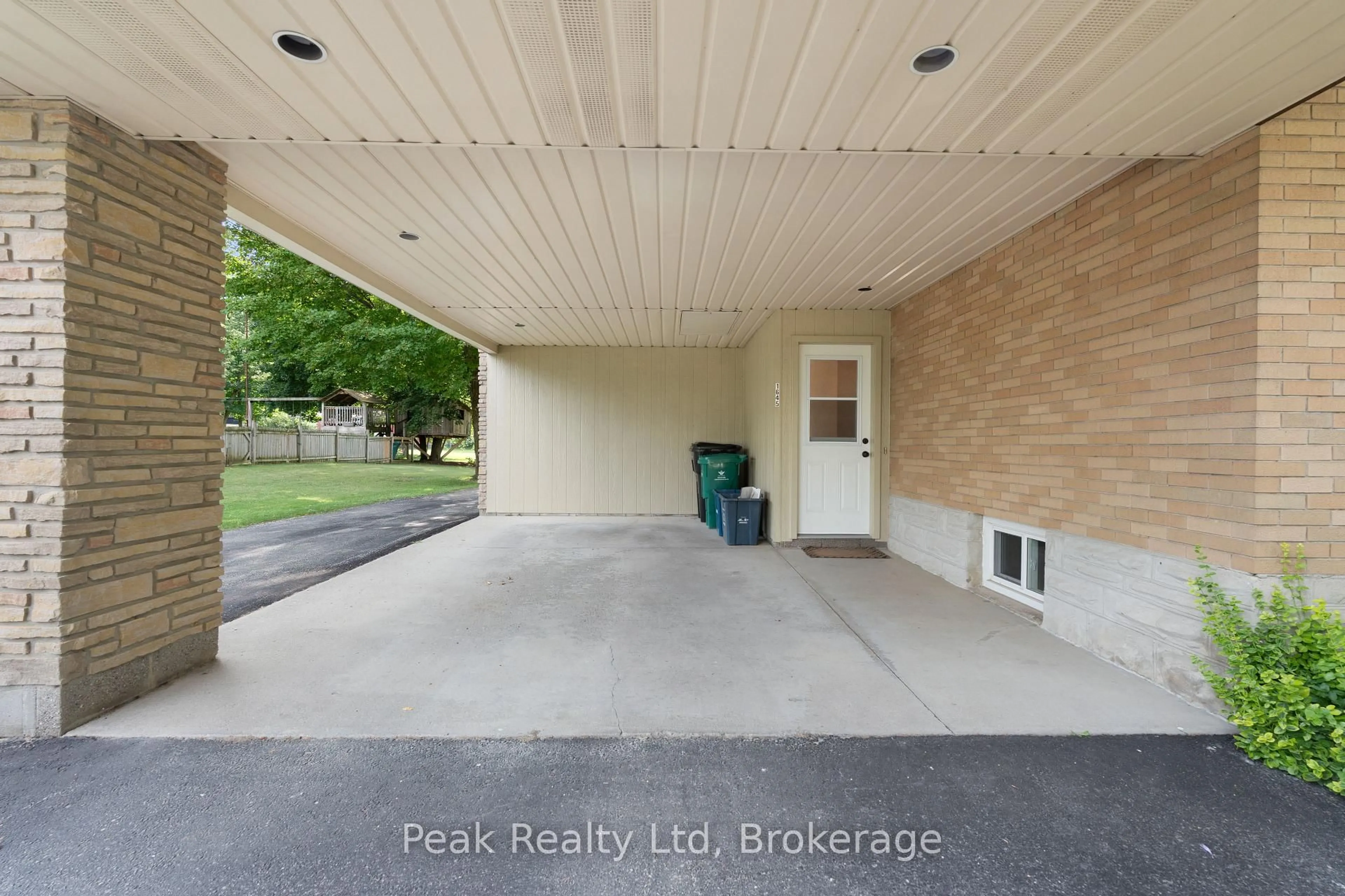 Unknown for 11645 KING St, Woolwich Ontario N0B 2N0