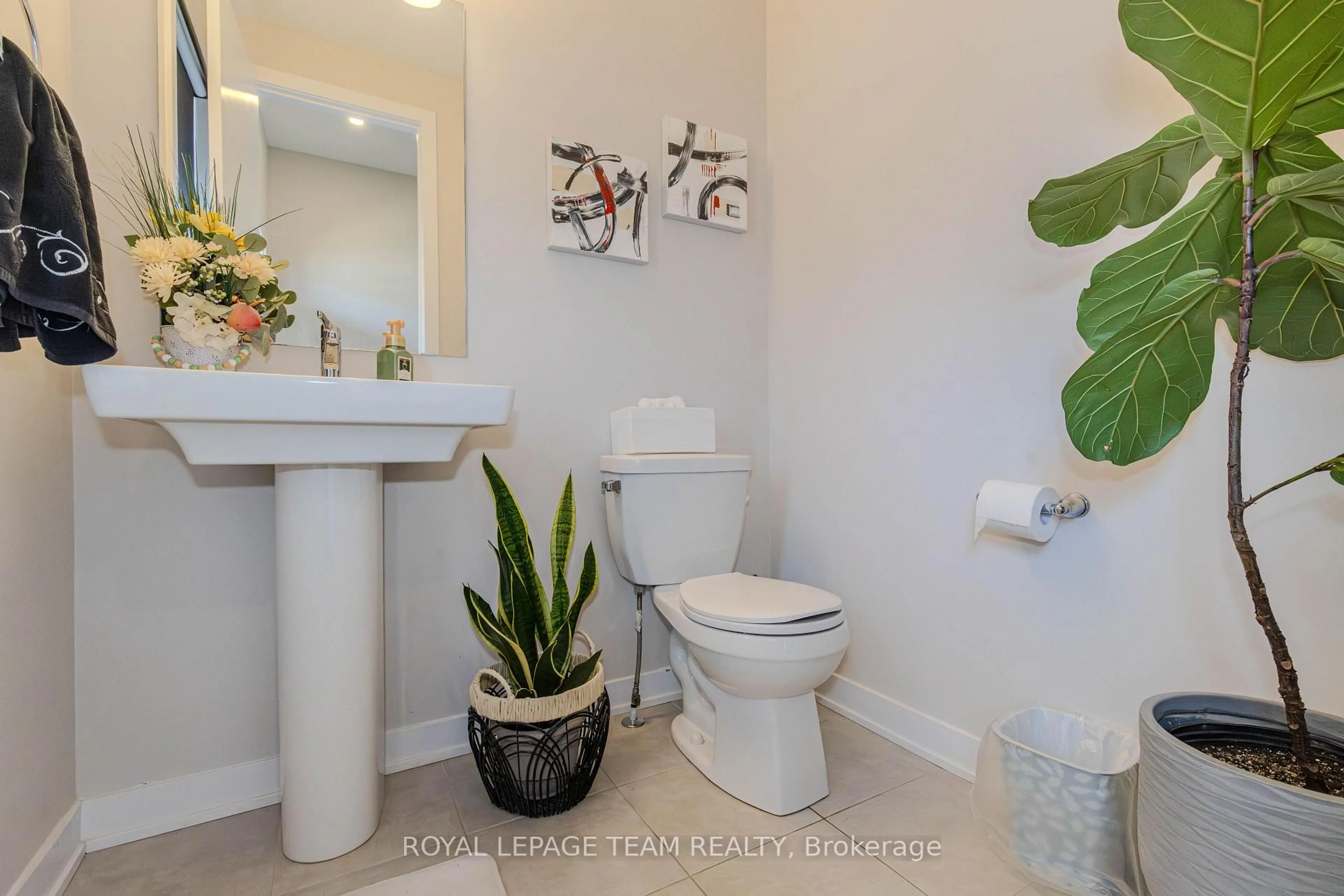 Standard bathroom, ceramic/tile floor for 408 Epoch St, Ottawa Ontario K2J 6X5