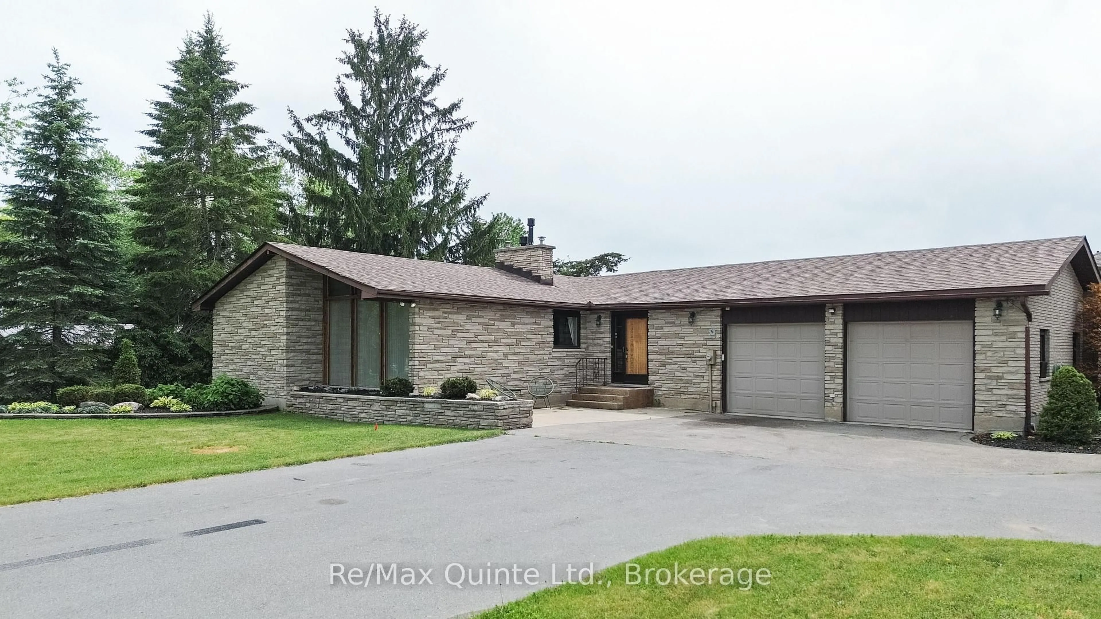 Home with brick exterior material, street for 366 Farnham Rd, Belleville Ontario K8N 4Z5