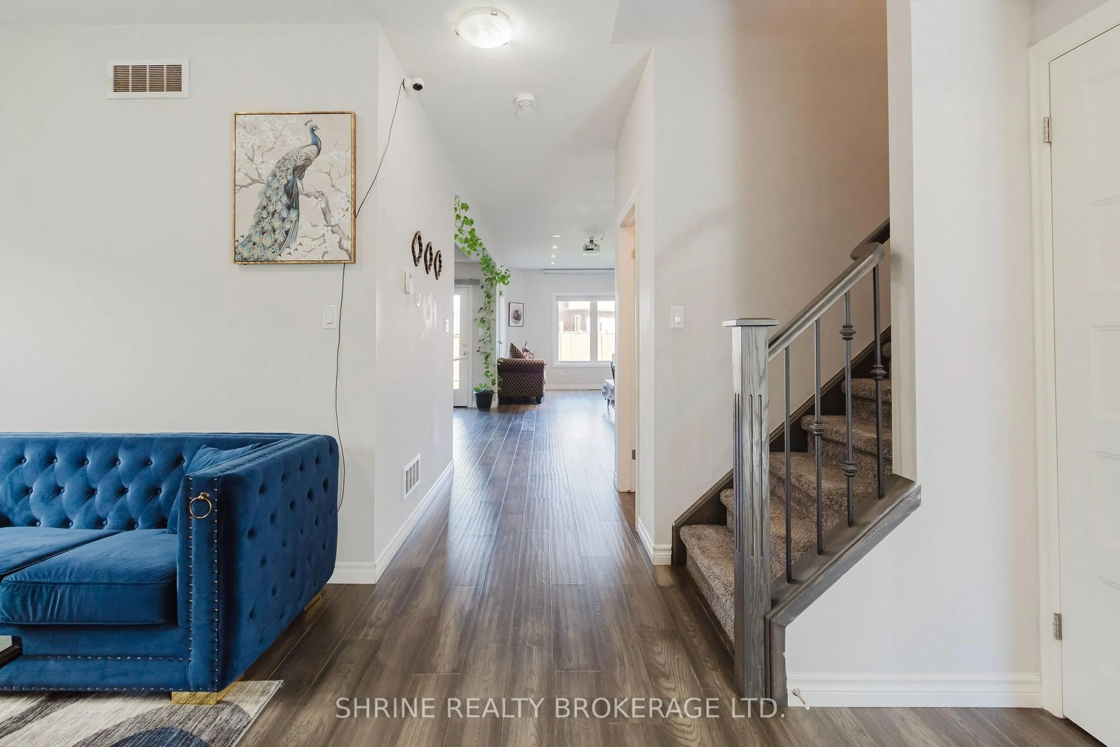 Indoor entryway for 4369 Lismer Lane, London South Ontario N6L 0E1