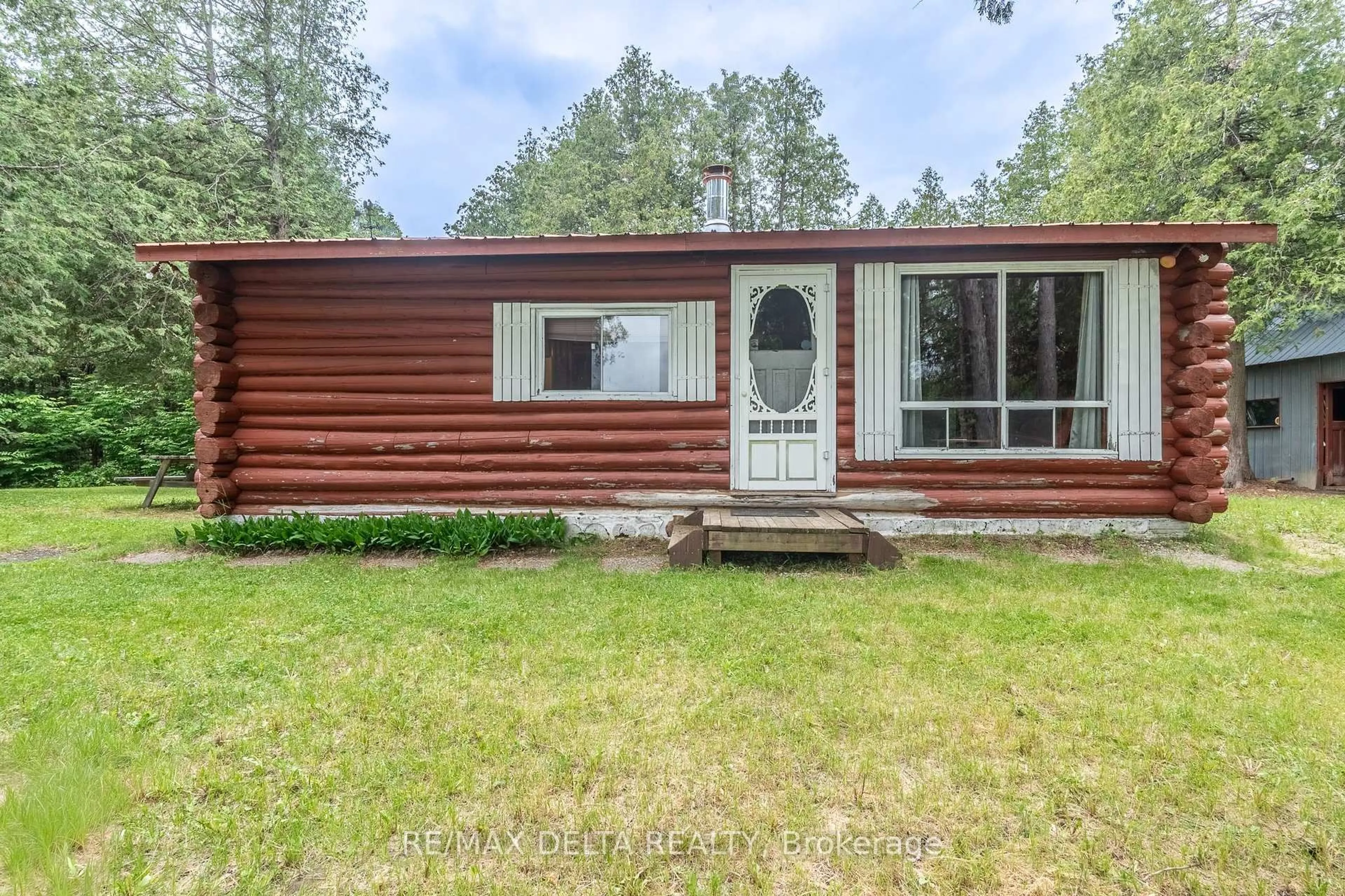 Home with vinyl exterior material, forest/trees view for 48 CROSBY Tr, Round Lake Centre Ontario K0J 2J0