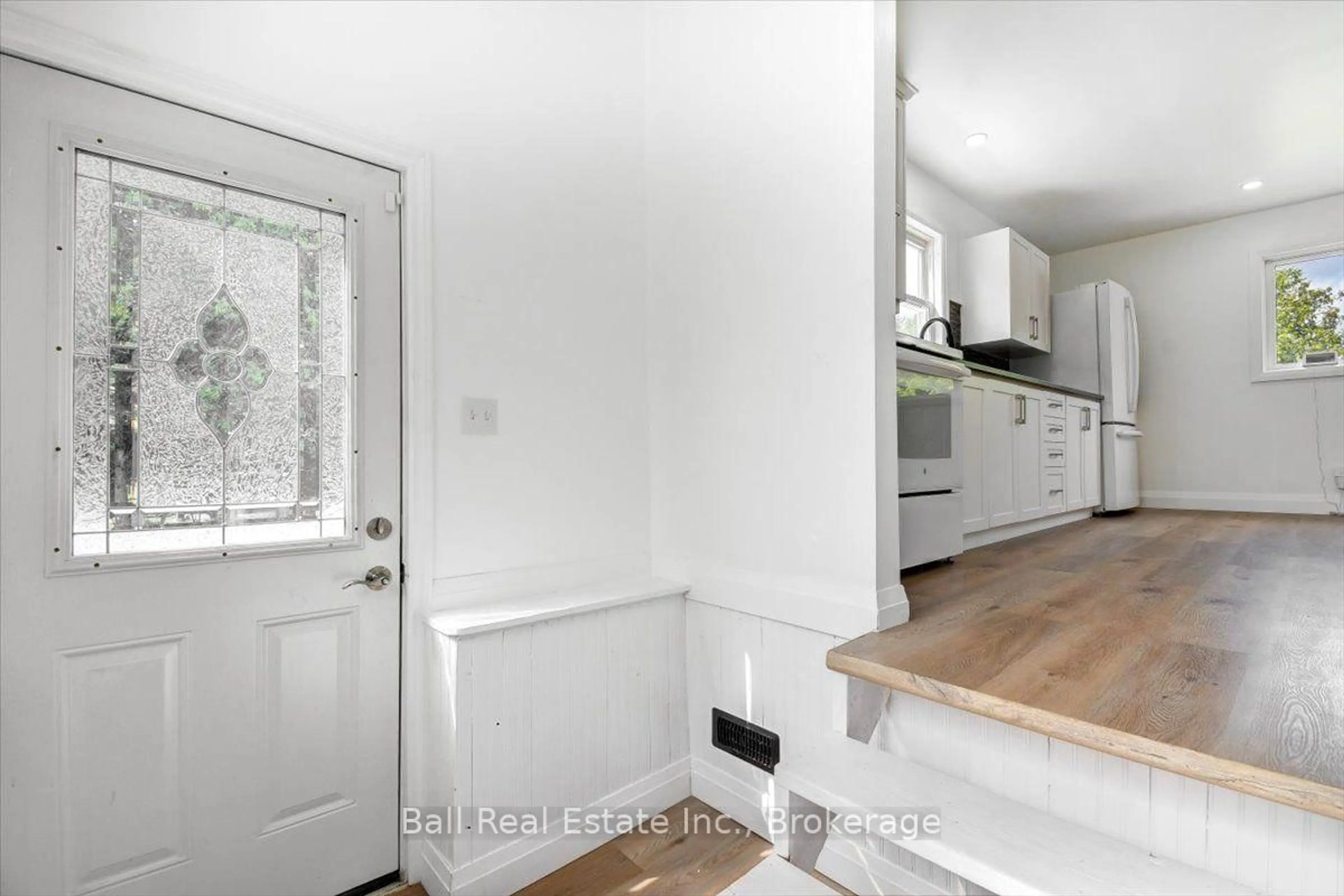 Indoor entryway for 34 Paudash Lake Rd, Bancroft Ontario K0L 1C0