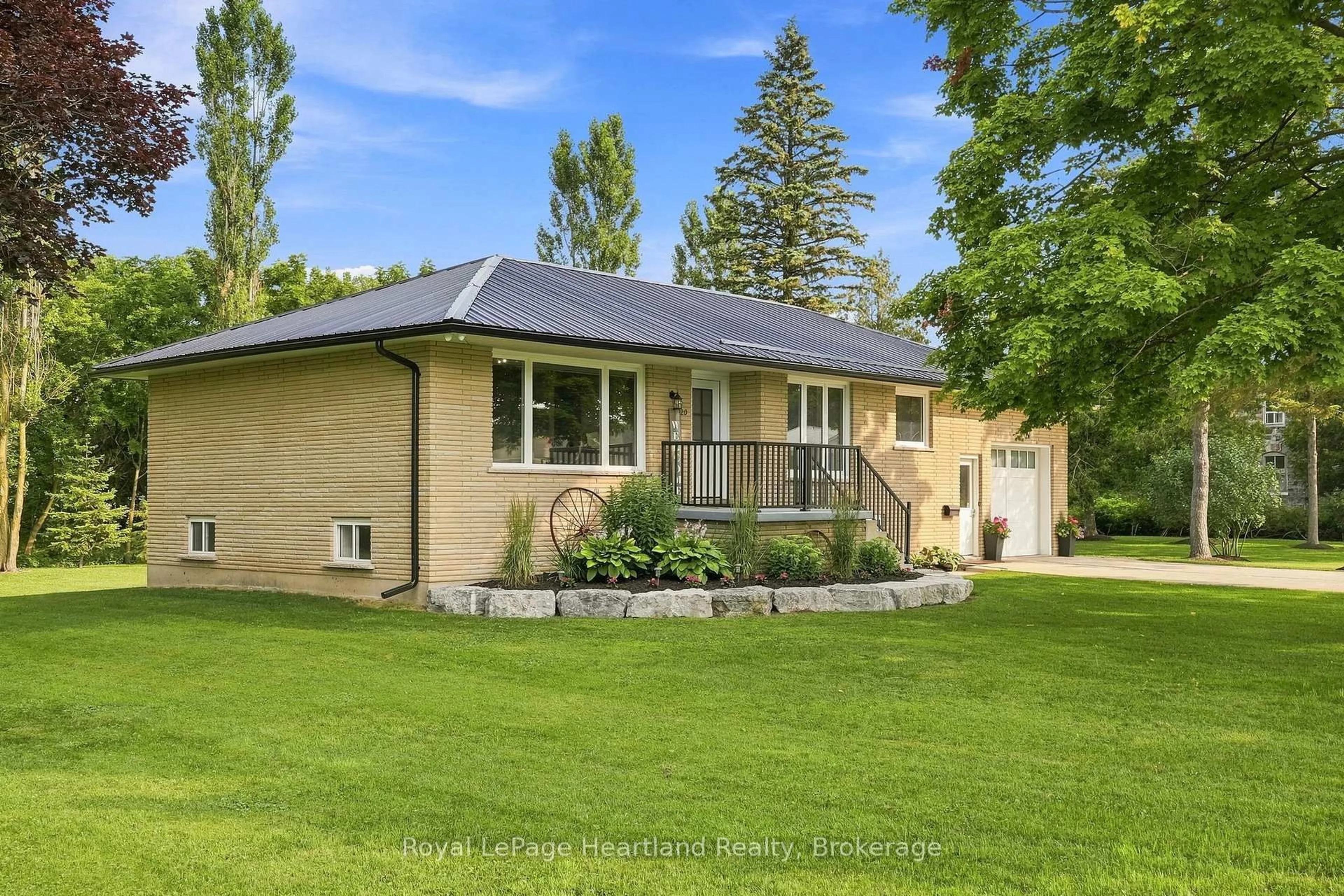 Unknown for 20 QUEEN St, Minto Ontario N0G 1M0