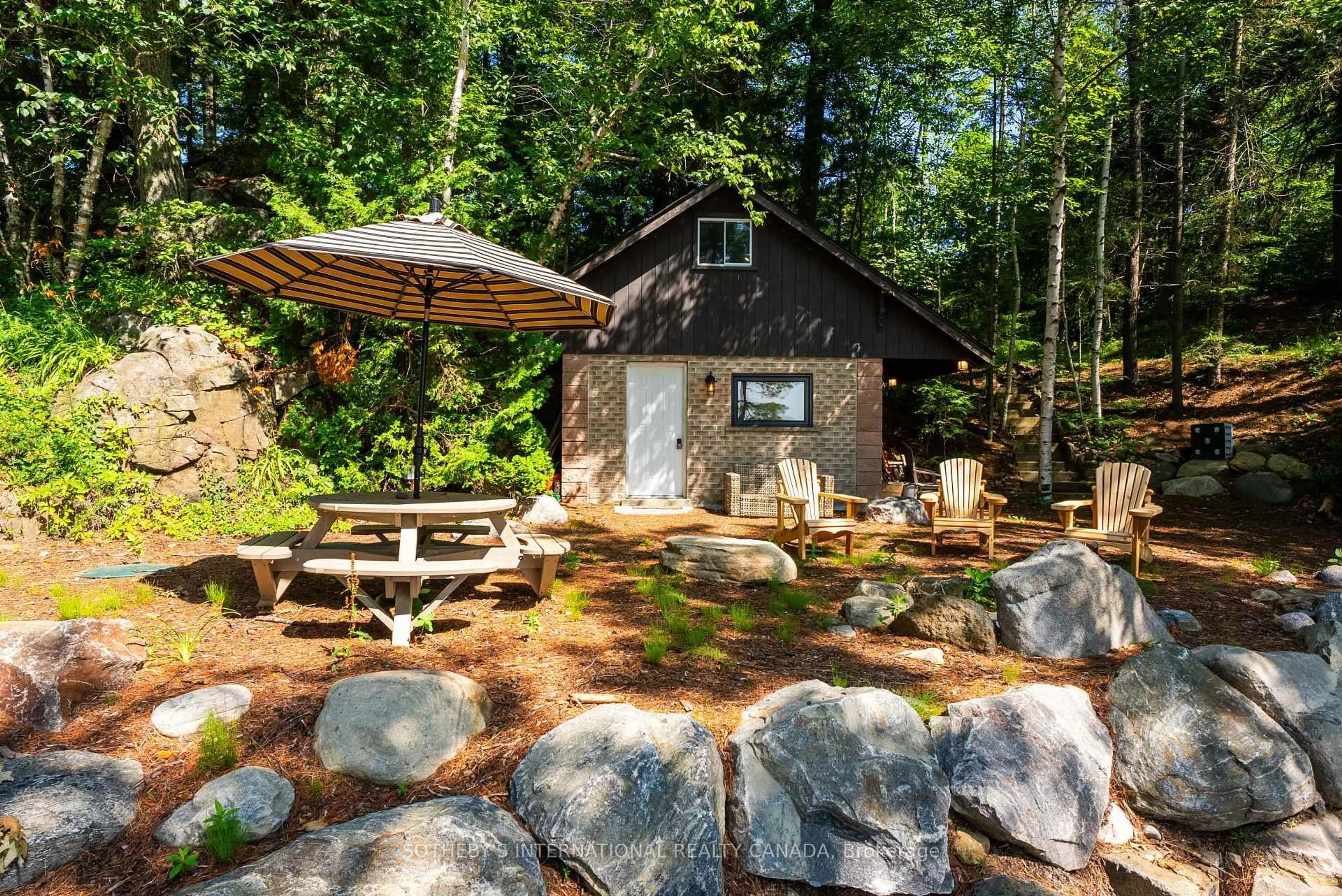 Patio, unknown for 1023 McCabe Rd, Lake of Bays Ontario P0B 1A0