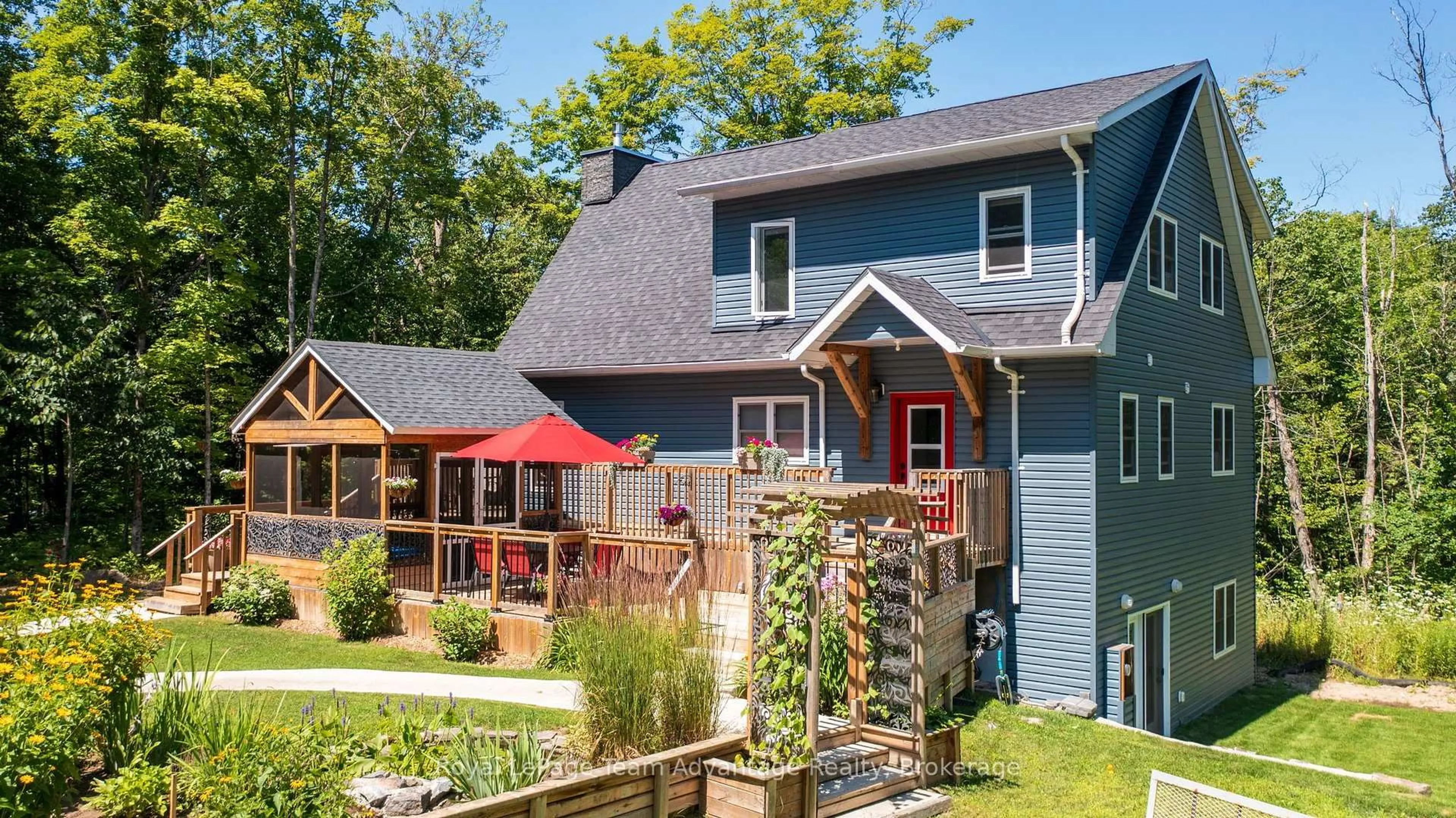 Patio, street for 17 Hagerman Crt, Seguin Ontario P2A 0B2