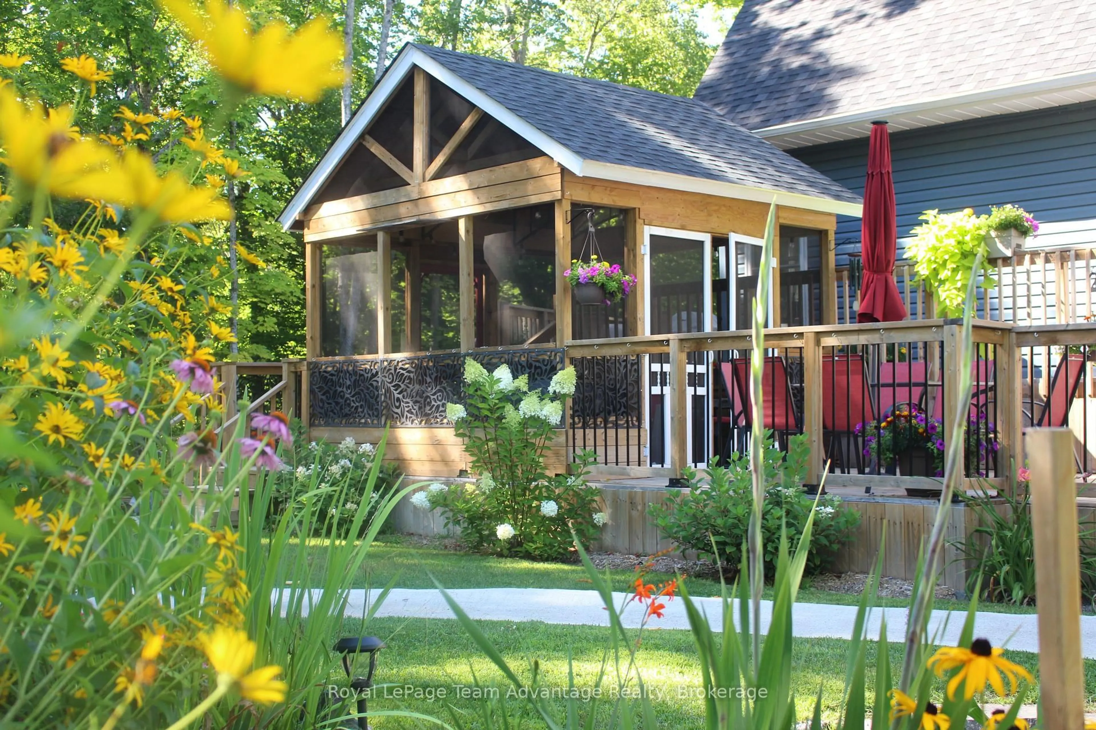 Patio, unknown for 17 Hagerman Crt, Seguin Ontario P2A 0B2