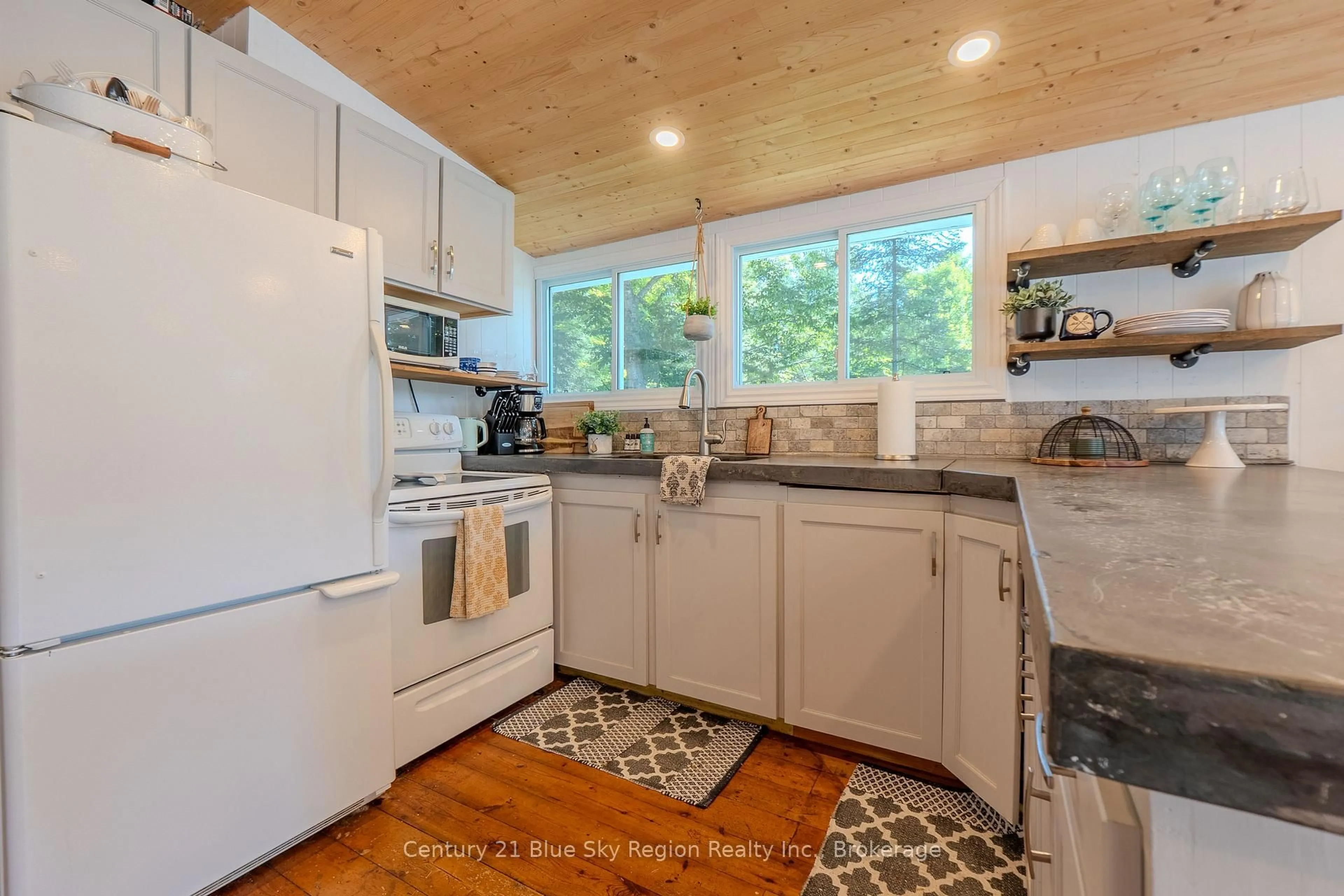 Open concept kitchen, unknown for 2149 Peninsula Rd, North Bay Ontario P1B 8G4