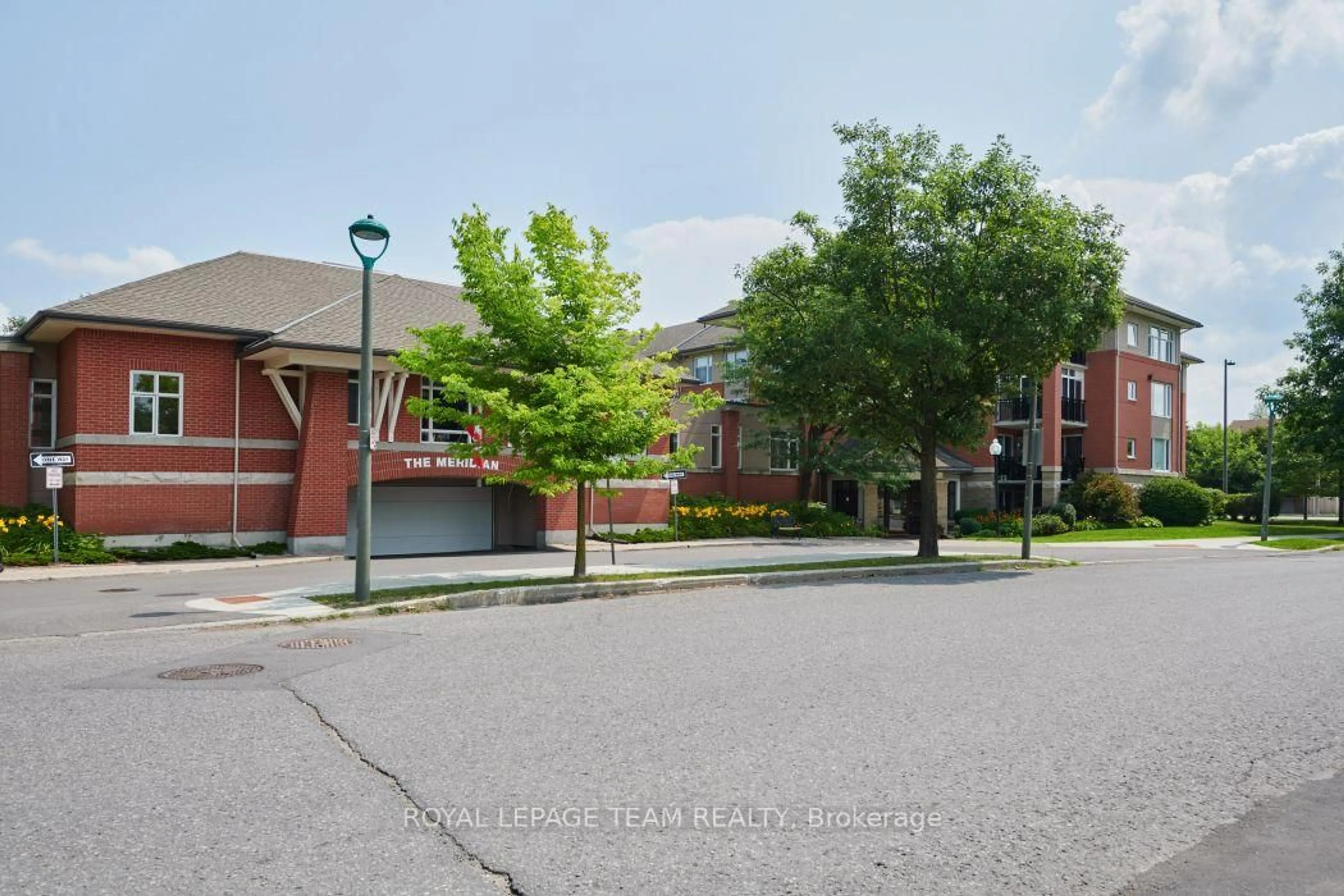 Patio, street for 1 Meridian Pl #205, Ottawa Ontario K2G 6N1