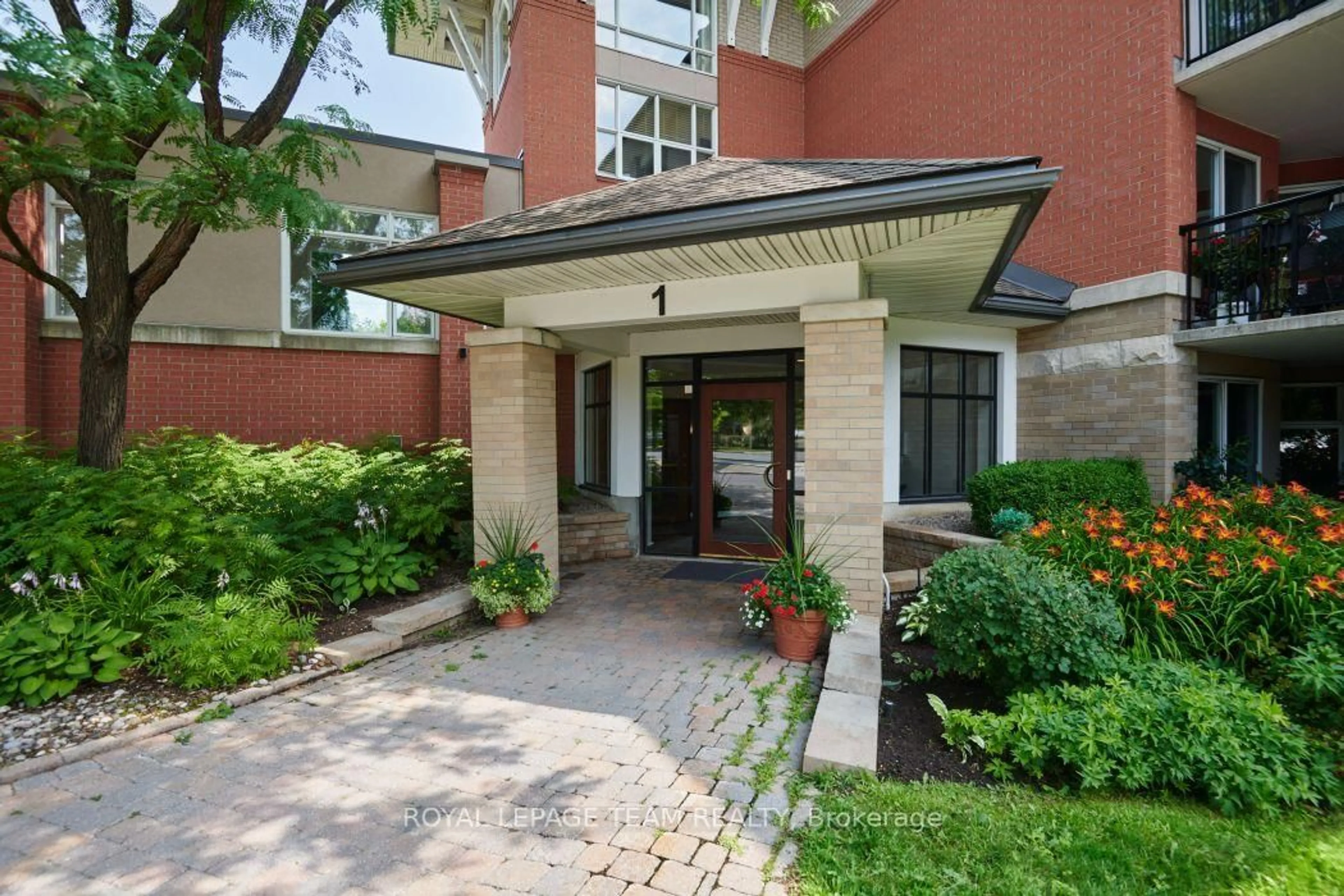 Indoor foyer for 1 Meridian Pl #205, Ottawa Ontario K2G 6N1