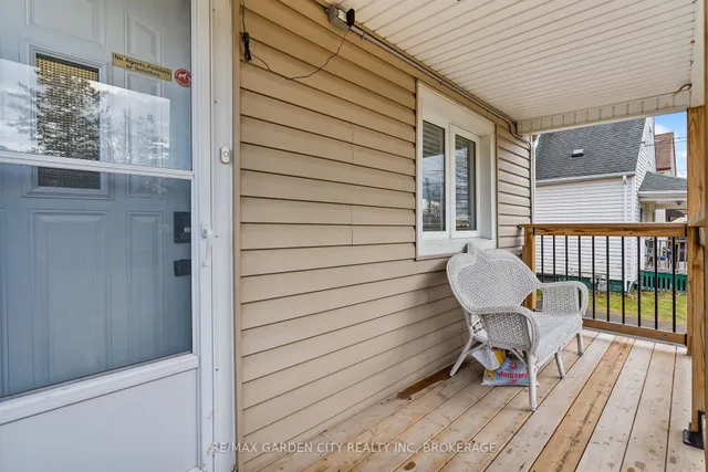 291 ALBERTA St, Welland 4