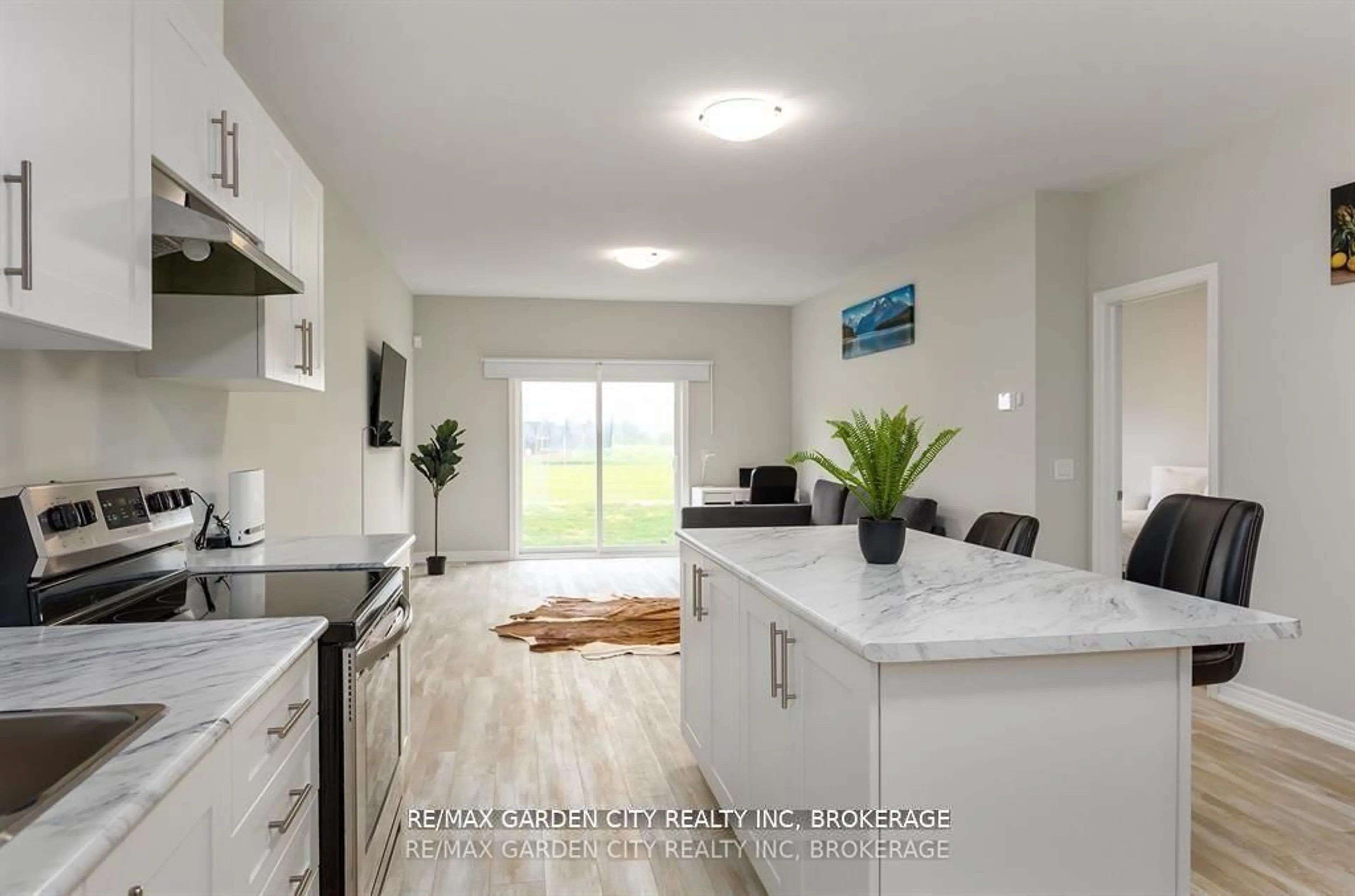 Open concept kitchen, unknown for 34 BOUNTY Ave, Thorold Ontario L2V 0H3