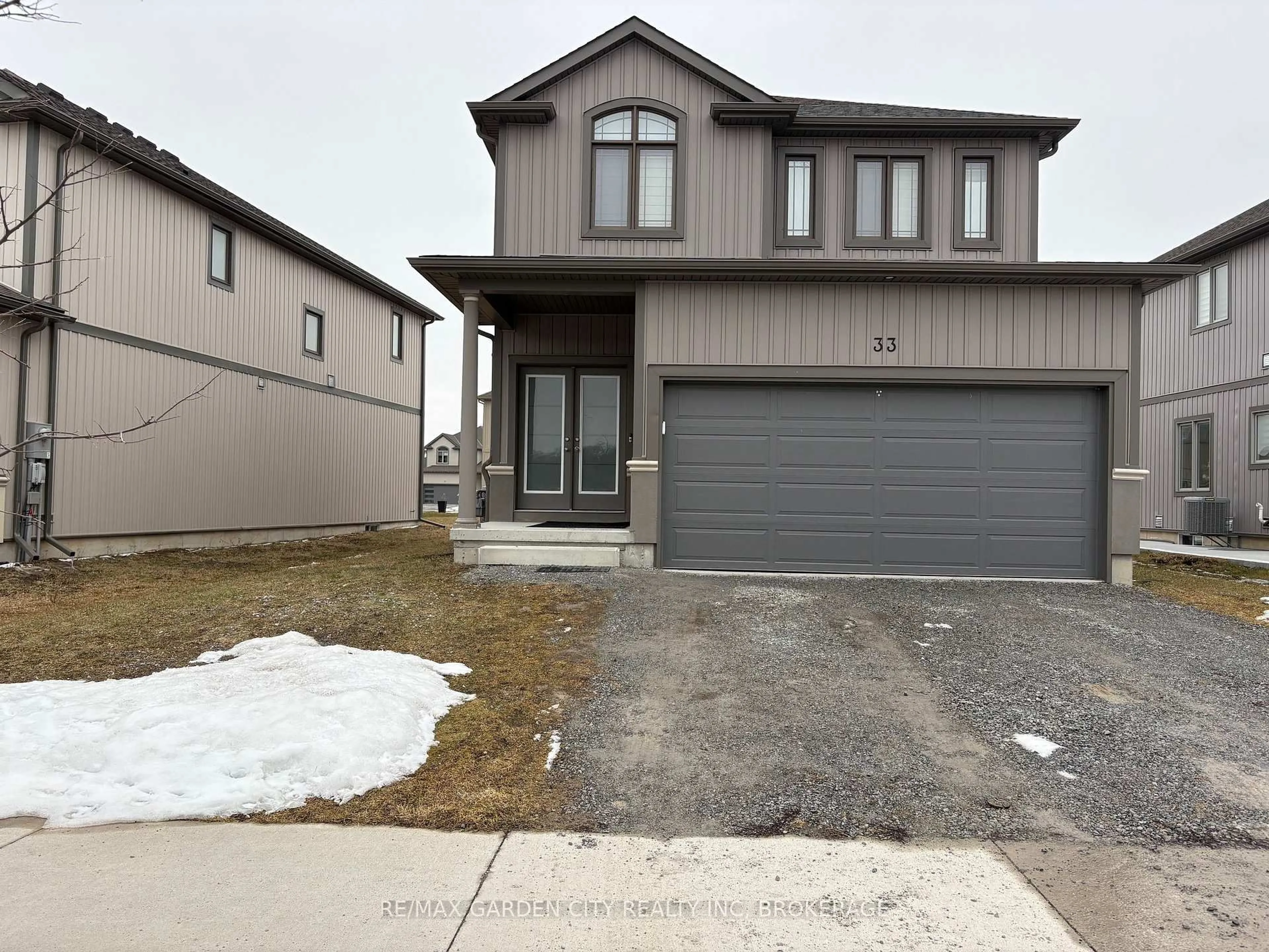 Unknown for 33 Bounty Ave, Thorold Ontario L2V 0H3