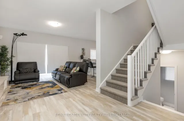 33 Bounty Ave, Thorold 3