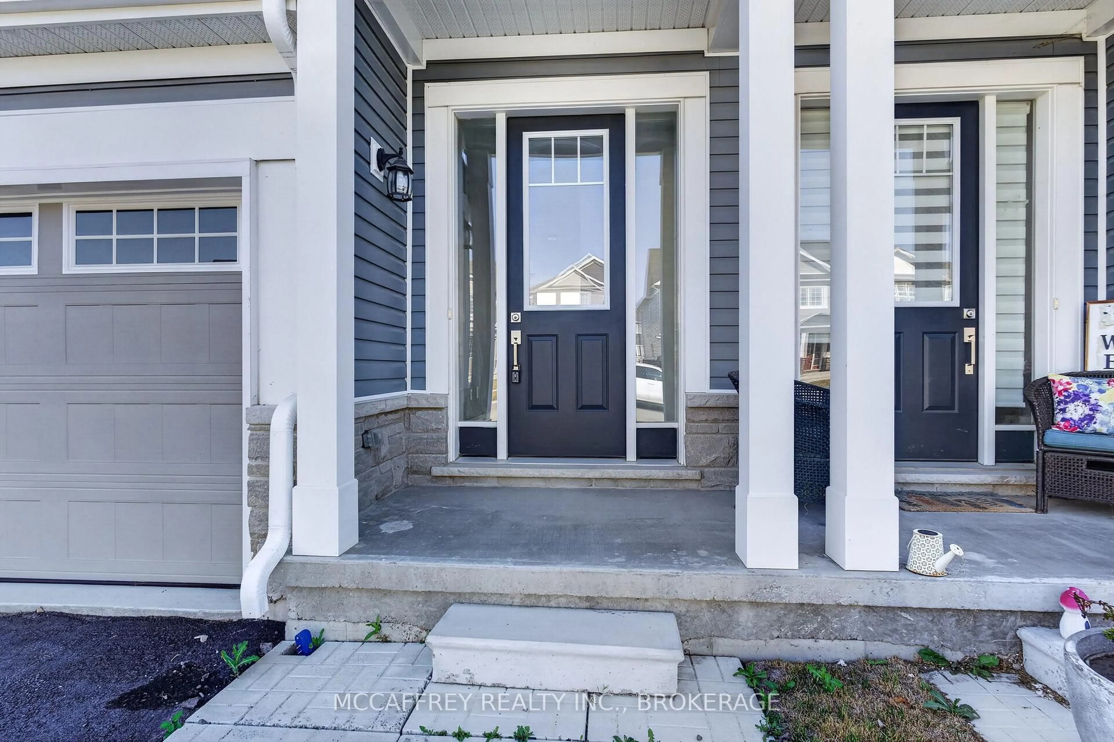 Indoor entryway for 42 Golf Links Dr, Bath Ontario K0H 1G0