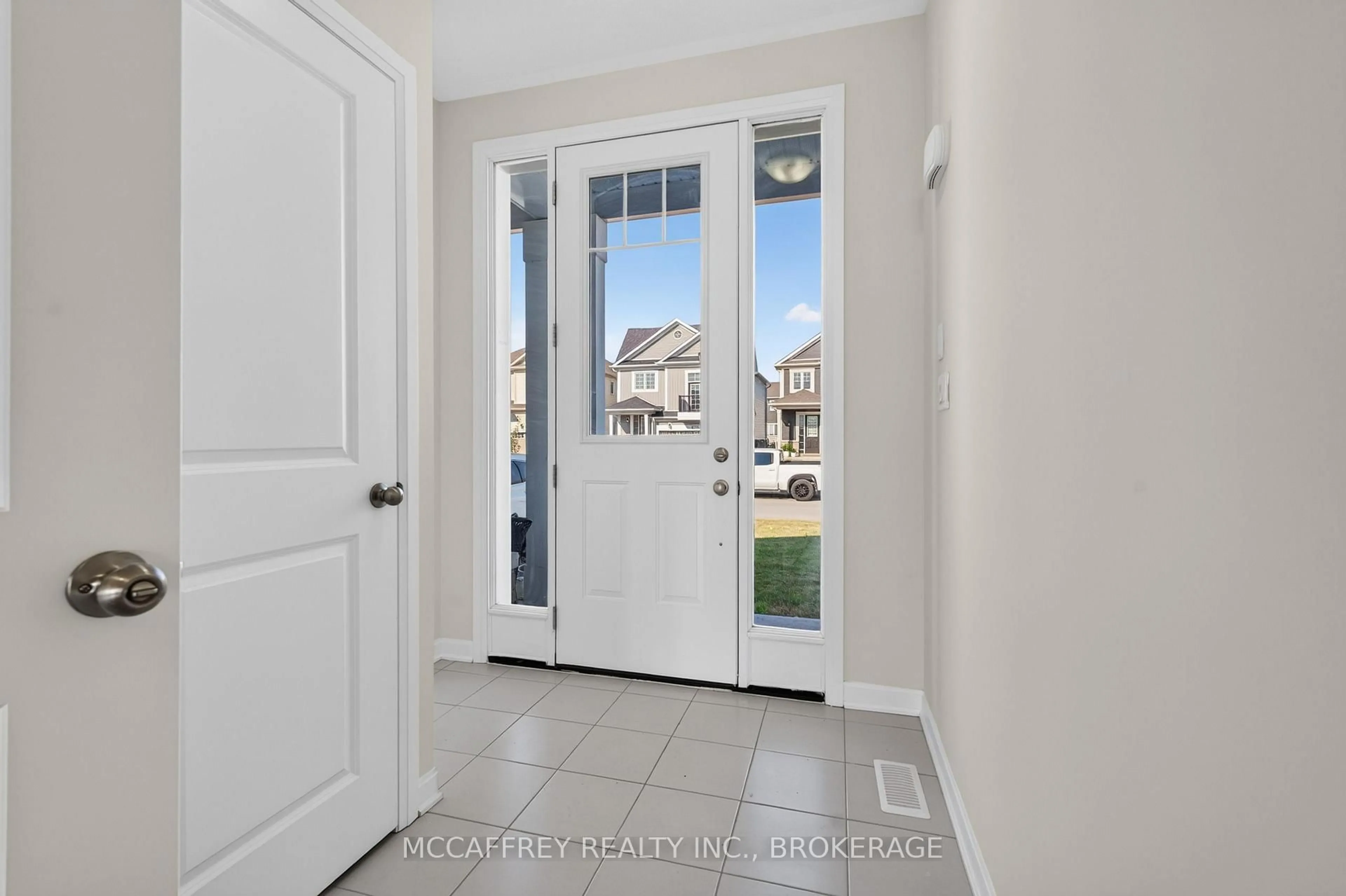 Indoor entryway for 42 Golf Links Dr, Bath Ontario K0H 1G0